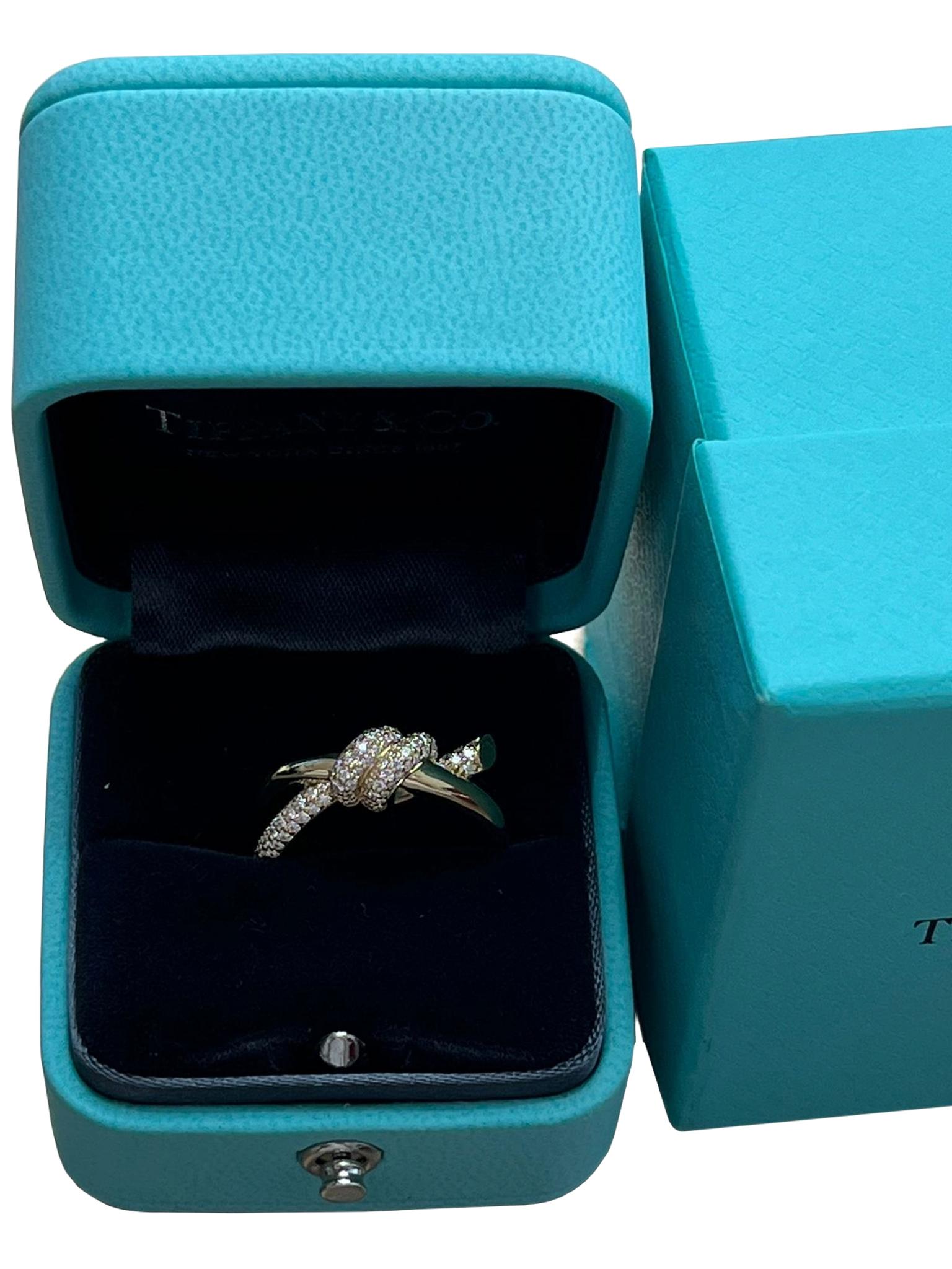 Round Cut Tiffany & Co Knot Double Row Ring in Yellow Gold with 0.31ct Diamonds For Sale
