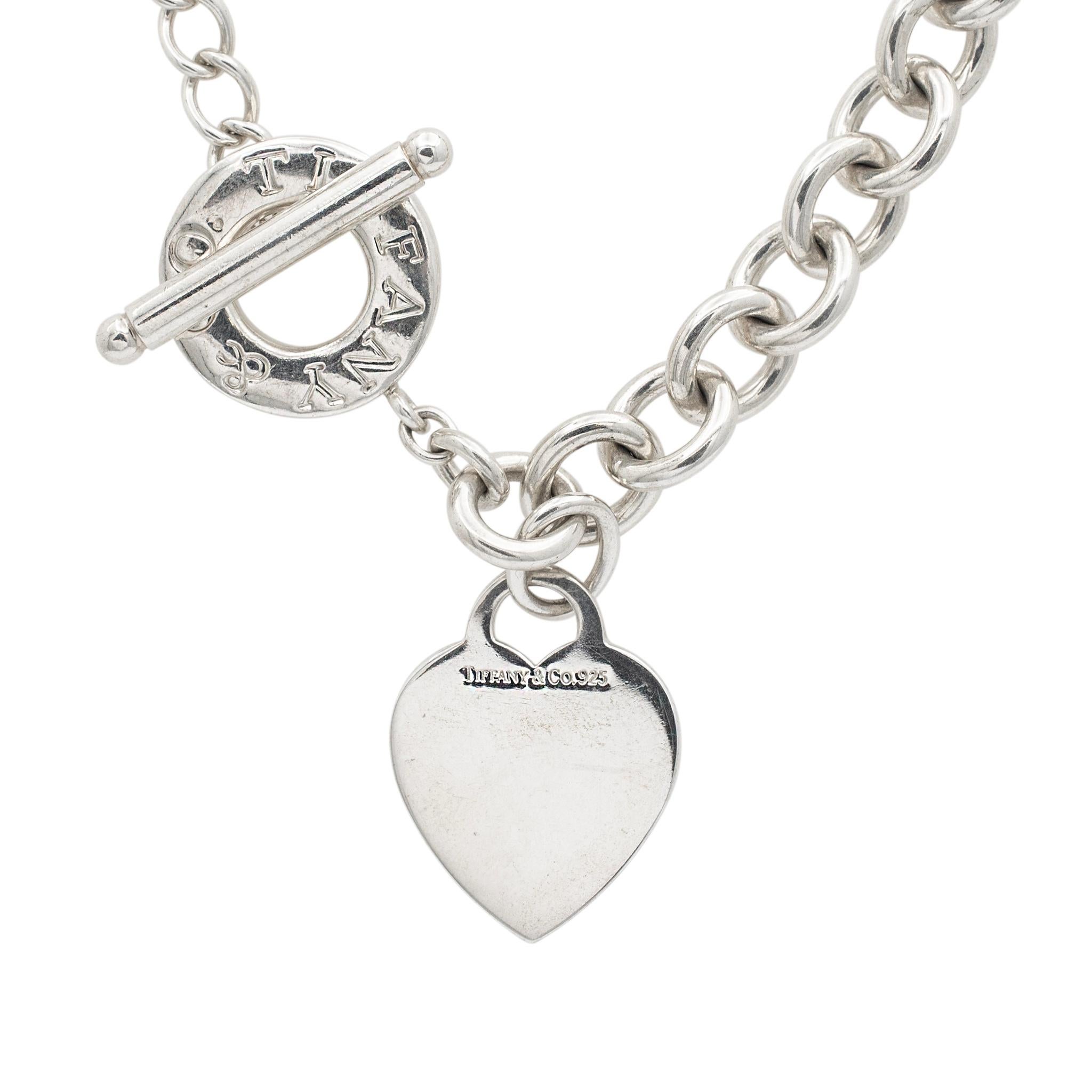 Geschlecht: Damen

Metall Typ: 925 Sterling Silber

Länge: 16,00 Zoll

Kettenbreite: 9.90mm

Gewicht: 72,00 Gramm

Silberne einsträngige Halskette für Damen. Graviert mit 