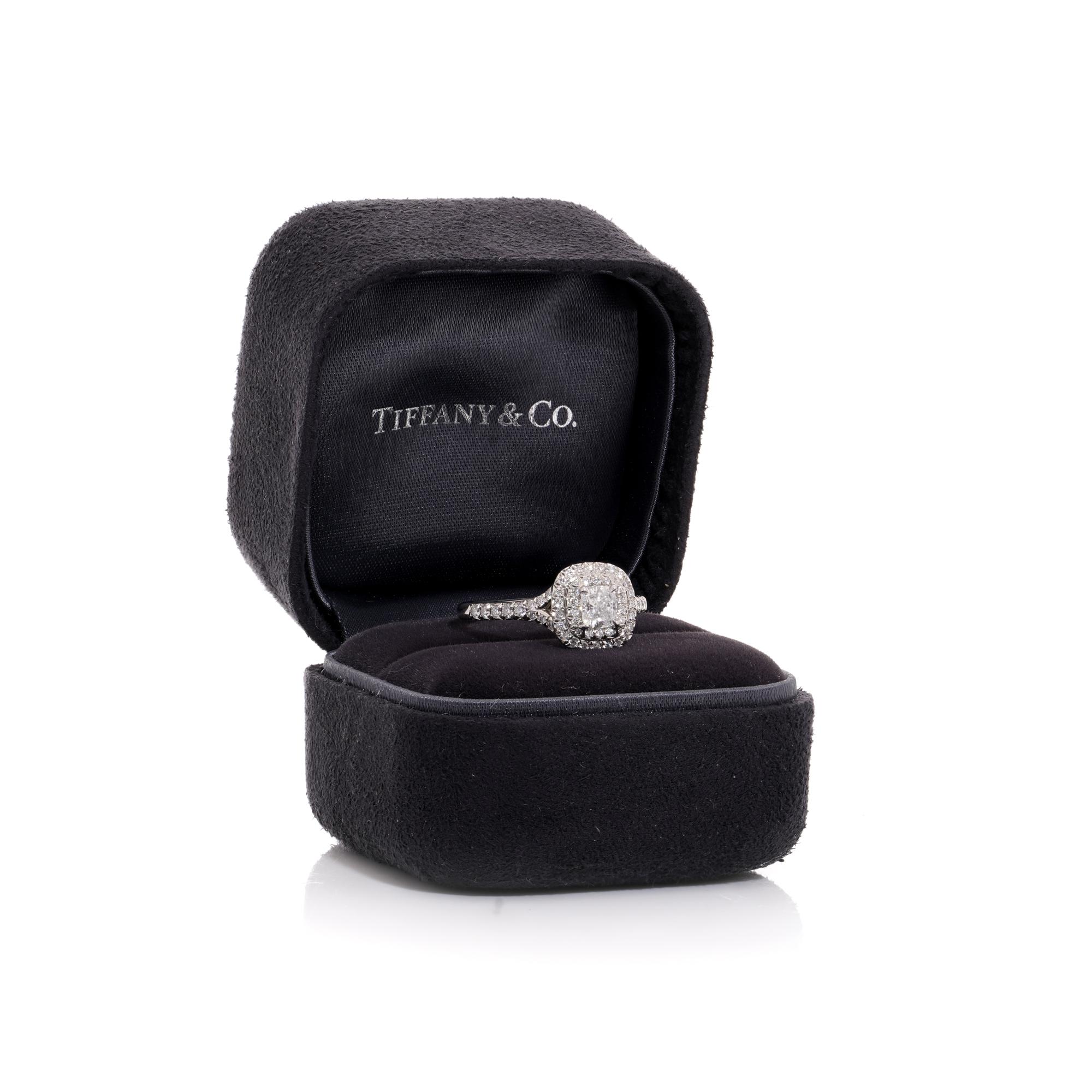Taille brillant Tiffany & Co, bague halo pour femmes en platine avec diamants en vente