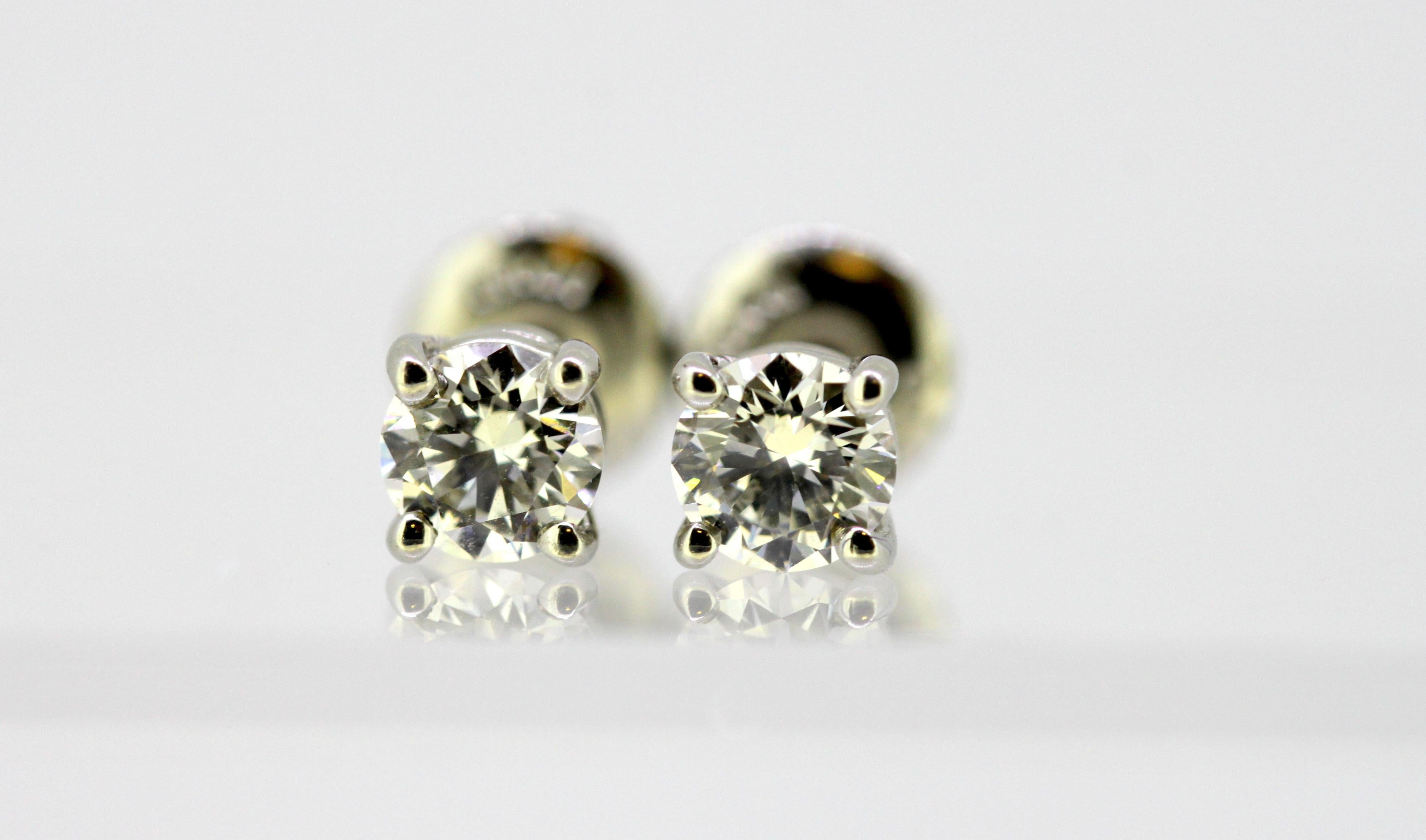 Tiffany & Co. Ladies platinum stud earrings with diamonds, London, 2012 6