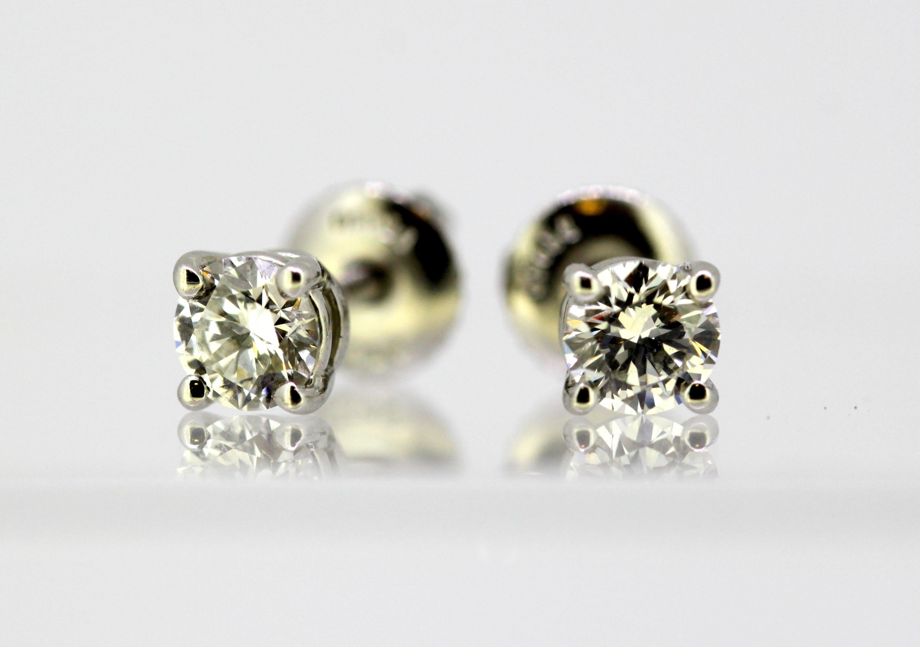 Tiffany & Co. Ladies platinum stud earrings with diamonds, London, 2012 3