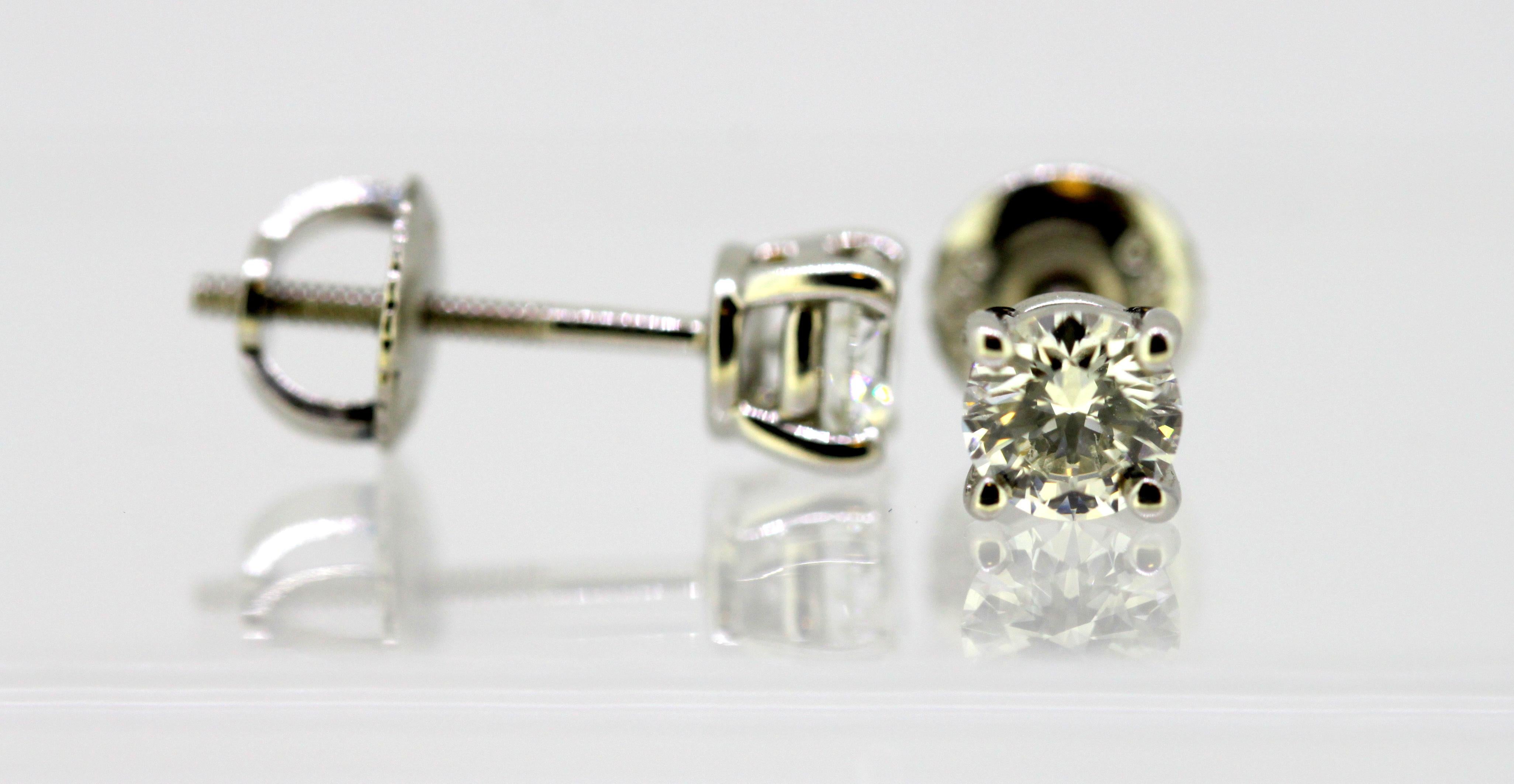 Tiffany & Co. Ladies platinum stud earrings with diamonds, London, 2012 4
