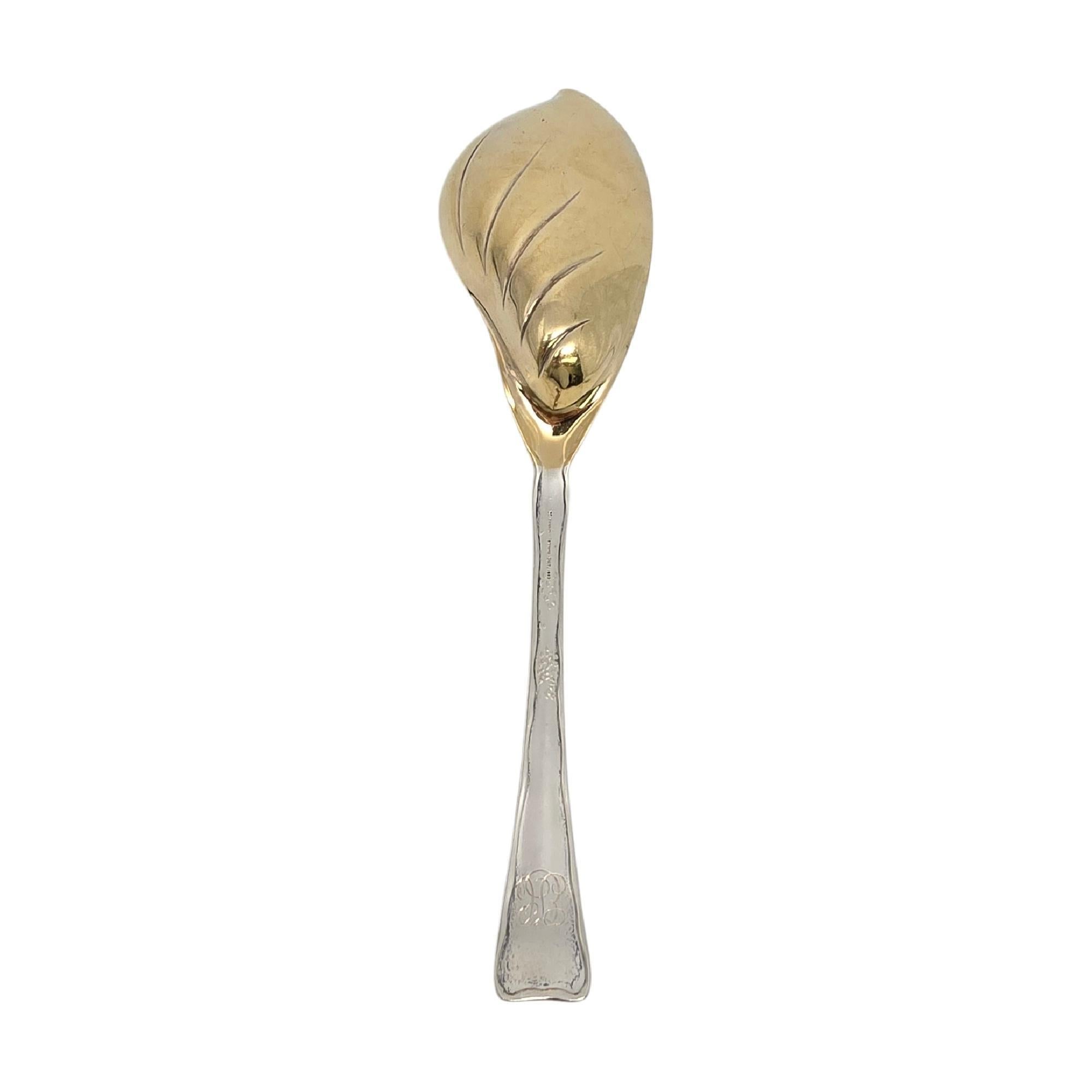 Serveur à glace antique en argent sterling, lame lavée à l'or, de Tiffany & Co, à motif de libellule Lap Over Edge avec monogramme.

Le monogramme semble être EJC au dos de la poignée (voir photos).

Belle et grande coupe à glace au motif de