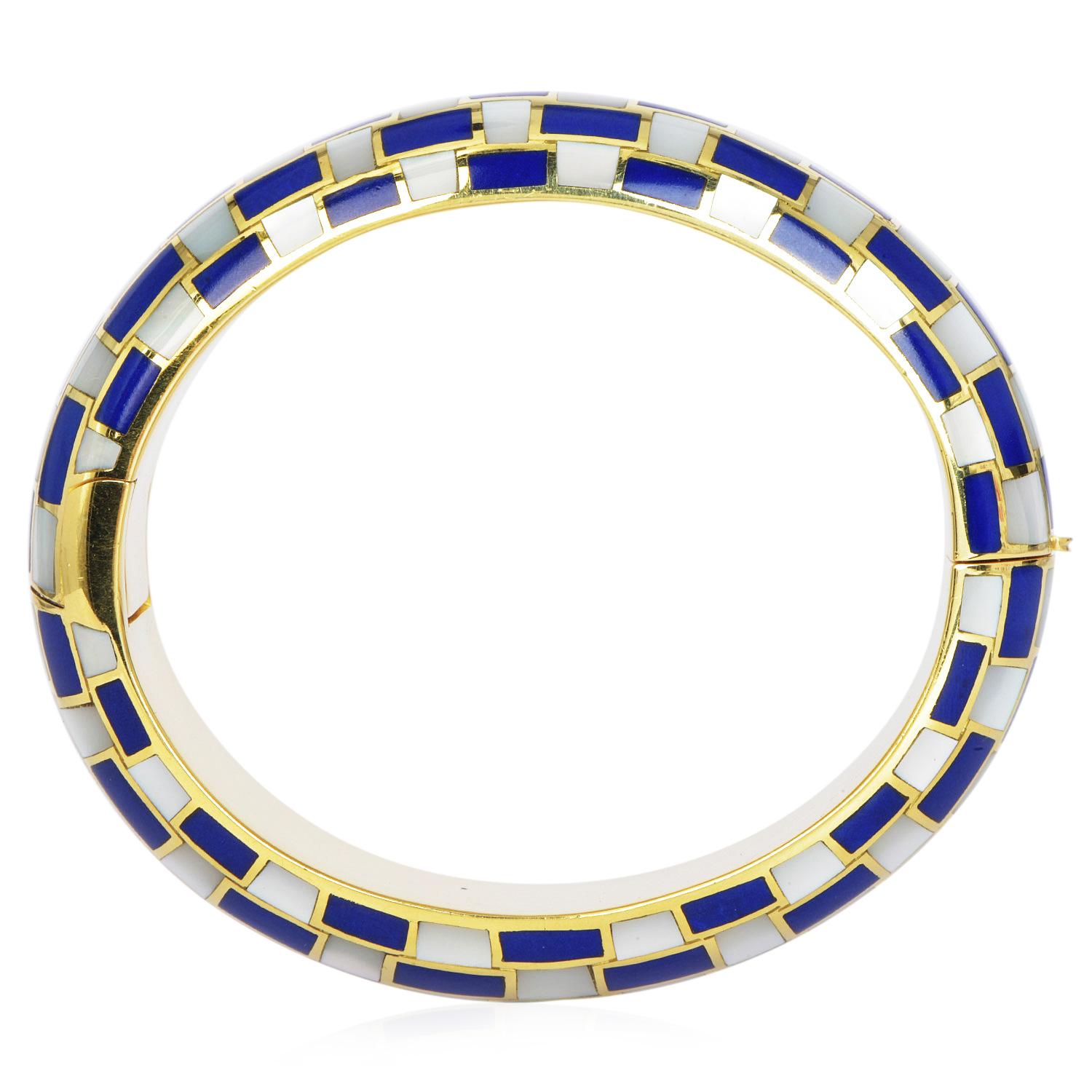 Tiffany & Co.  lapis  lazuli  Mother of Pearl 18K Gold l Bangle Bracelet In Excellent Condition In Miami, FL