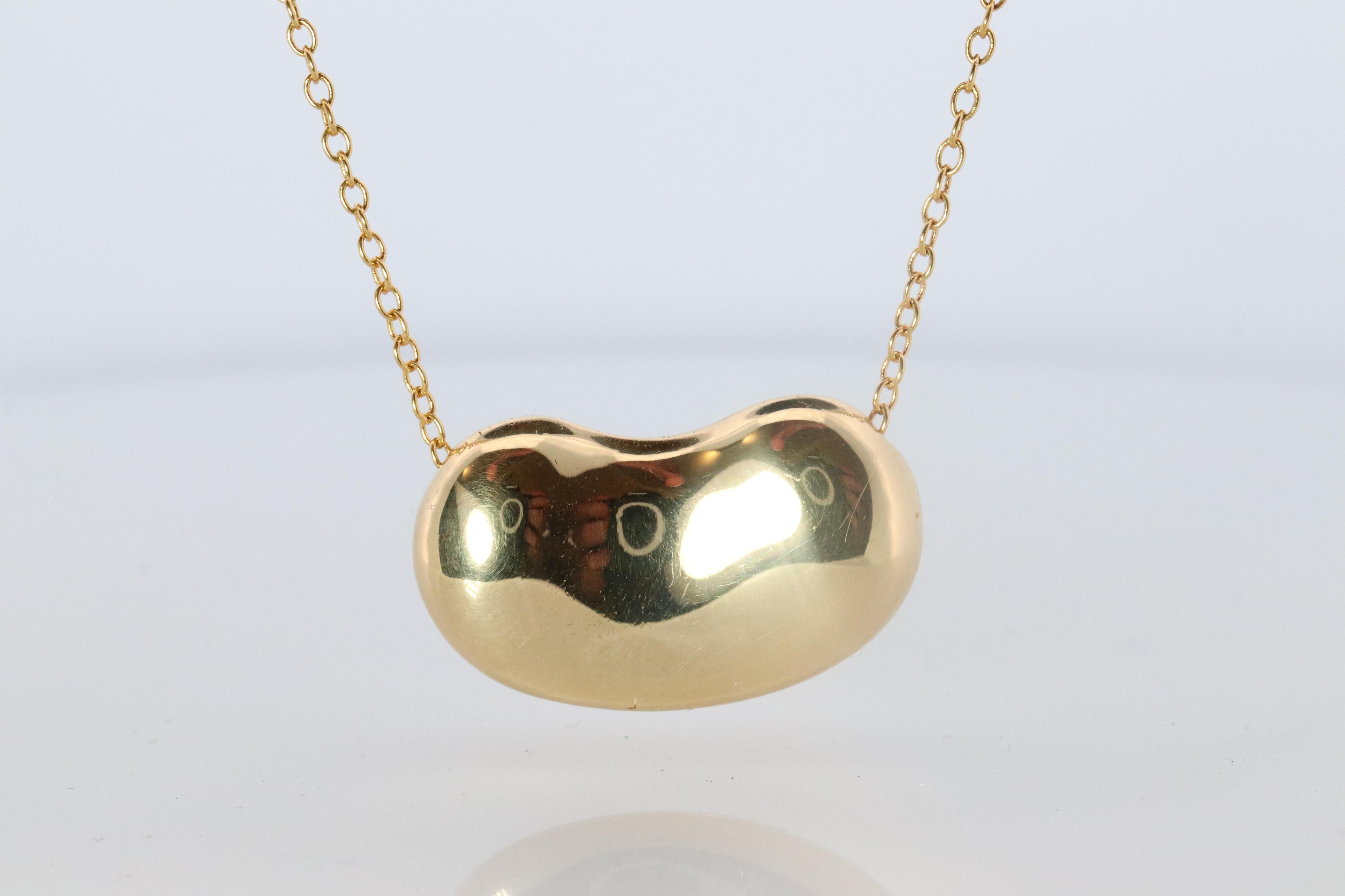 Women's Tiffany & Co. Large Bean Pendant Necklace. 750 Yellow Gold Tiffany Long Chain. For Sale