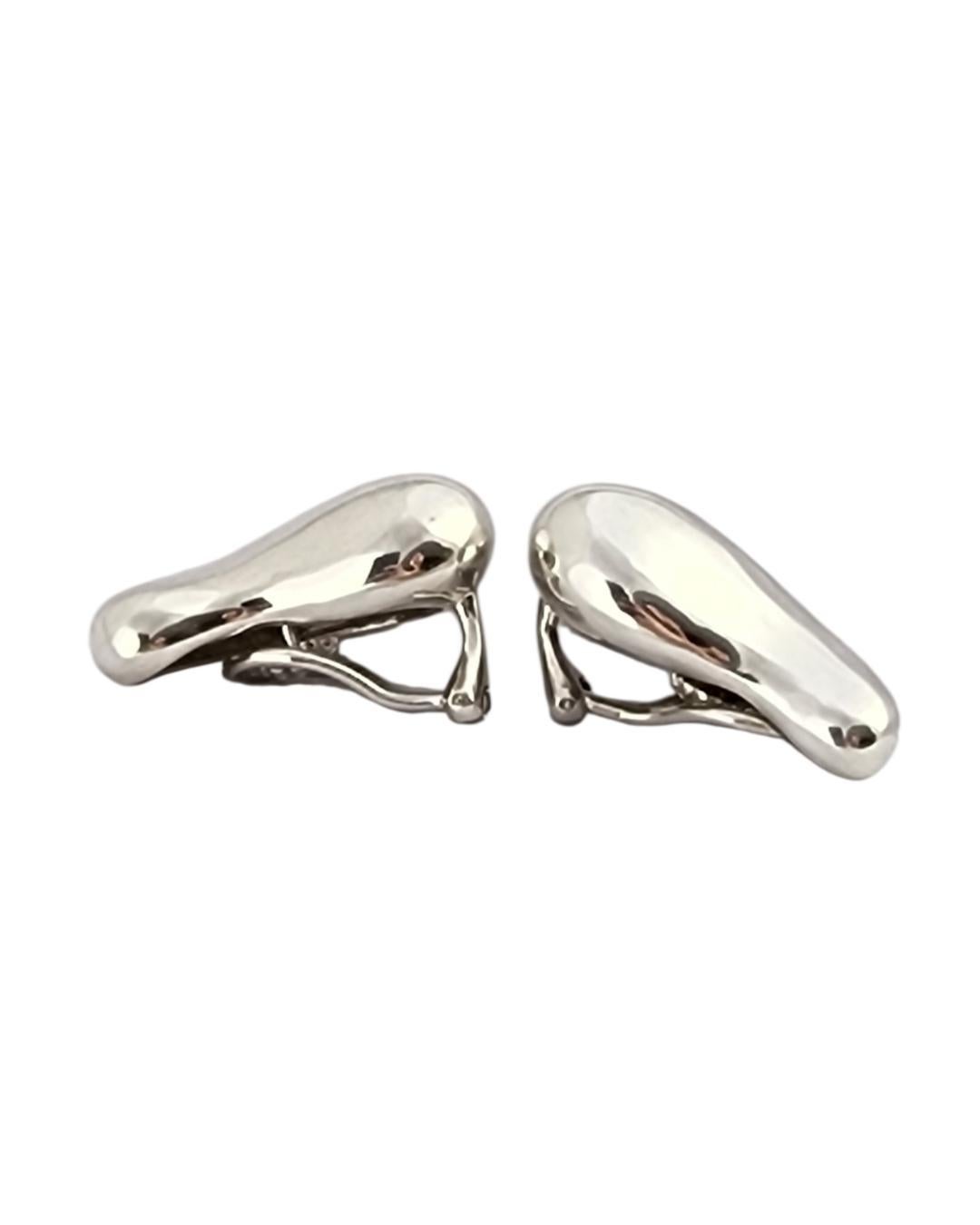 Tiffany & Co. Large Elsa Peretti Sterling Silver Bean Clip-on Earrings #24025 (Zeitgenössisch) im Angebot