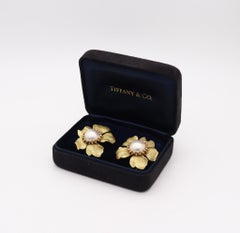 TIFFANY & CO. Large Flowers Earrings In 18Kt Yellow Gold With Round White Pearls