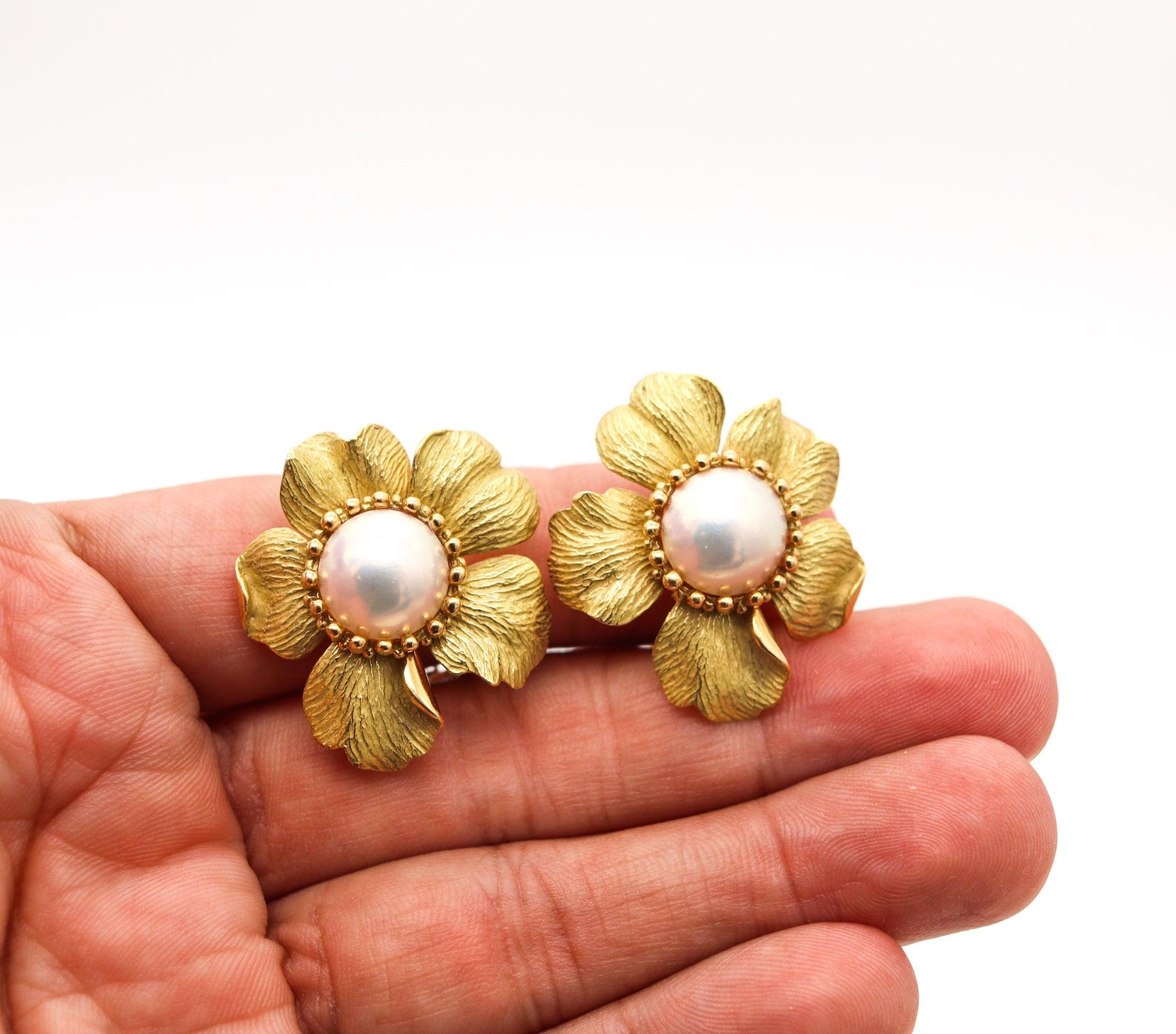 Women's TIFFANY & CO. Large Flowers Earrings In 18Kt Yellow Gold With Round White Pearls For Sale