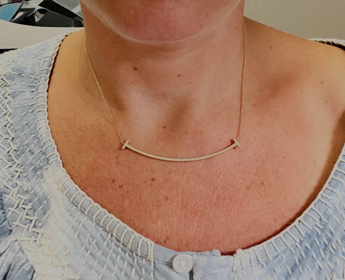 Taille ronde Tiffany & Co. Tiffany T. Smile Collier pendentif en or jaune 18 carats avec diamants en vente