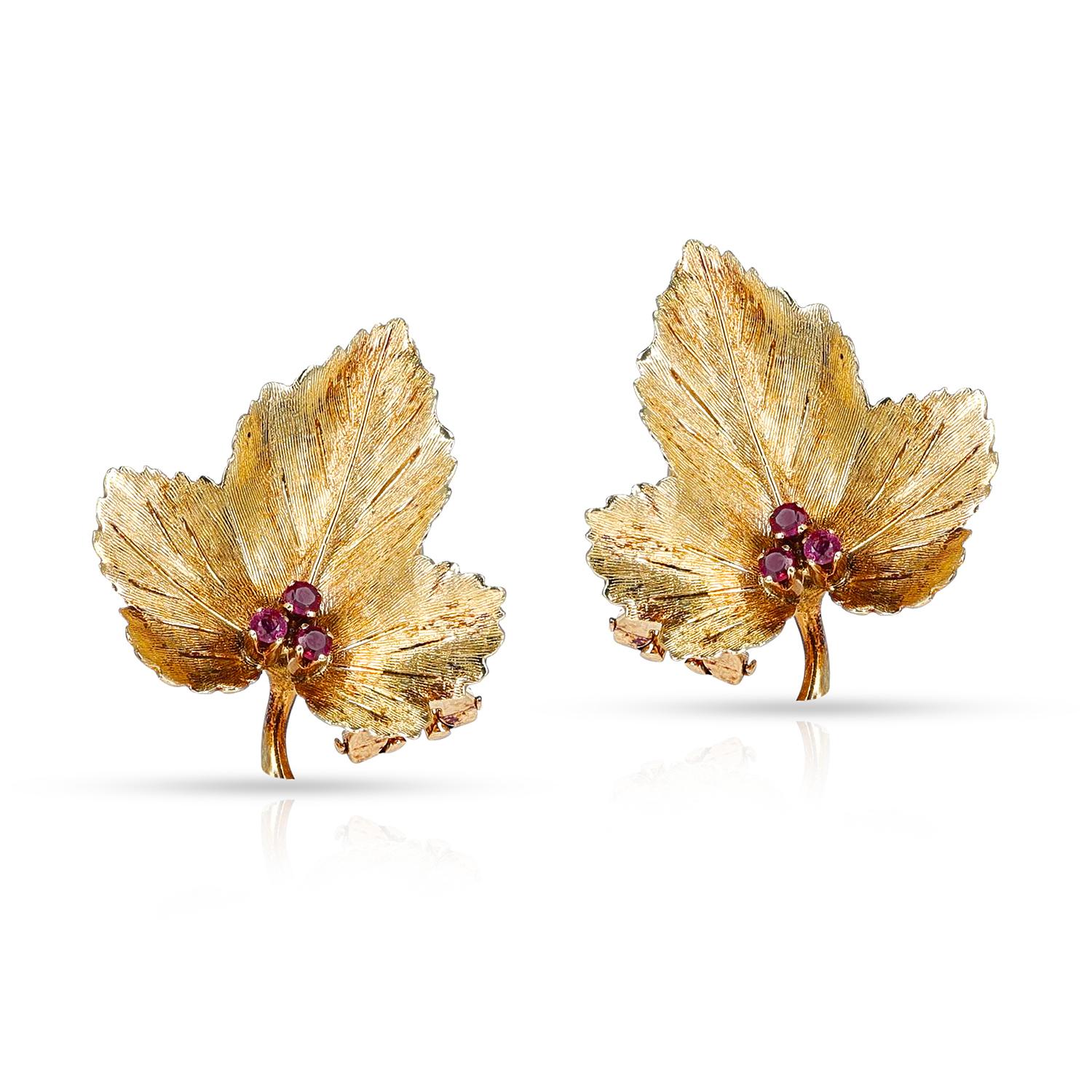 Tiffany & Co. Boucles d'oreilles feuille avec rubis, 18k Unisexe en vente