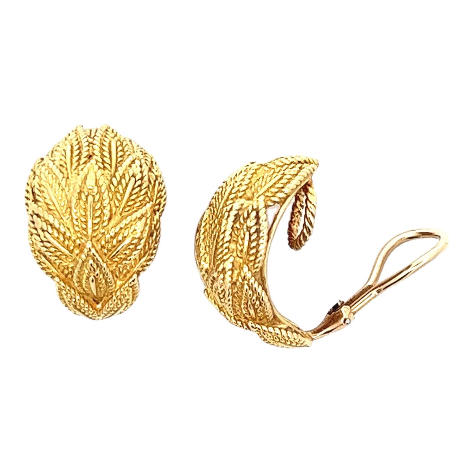 Modern Tiffany & Co. Leaf Motif Textured 18 Karat Yellow Gold Earclip Estate Earrings