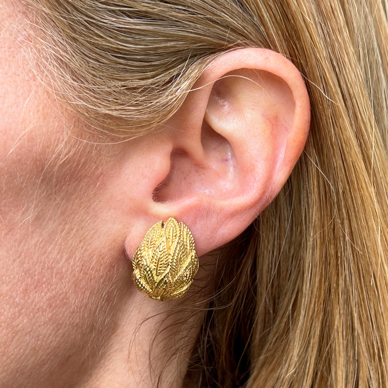 Tiffany & Co. Leaf Motif Textured 18 Karat Yellow Gold Earclip Estate Earrings 1