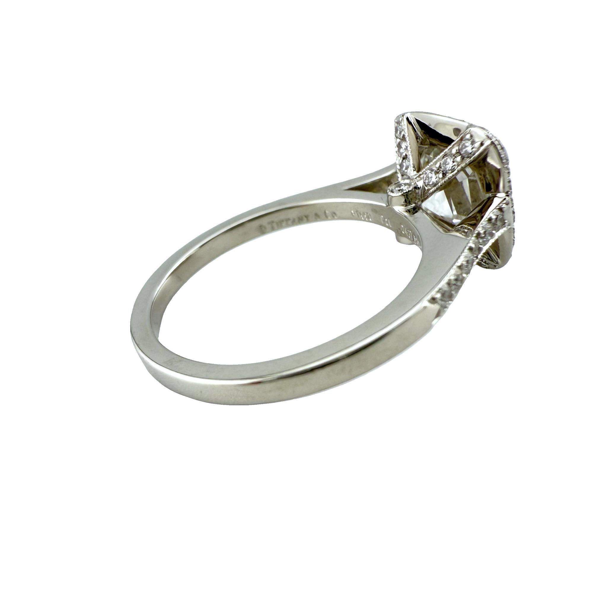 Tiffany & Co. OUR LEGACY Anello di fidanzamento aureolato con diamante a cuscino da 2,02 tc D VS1 in platino in vendita 2