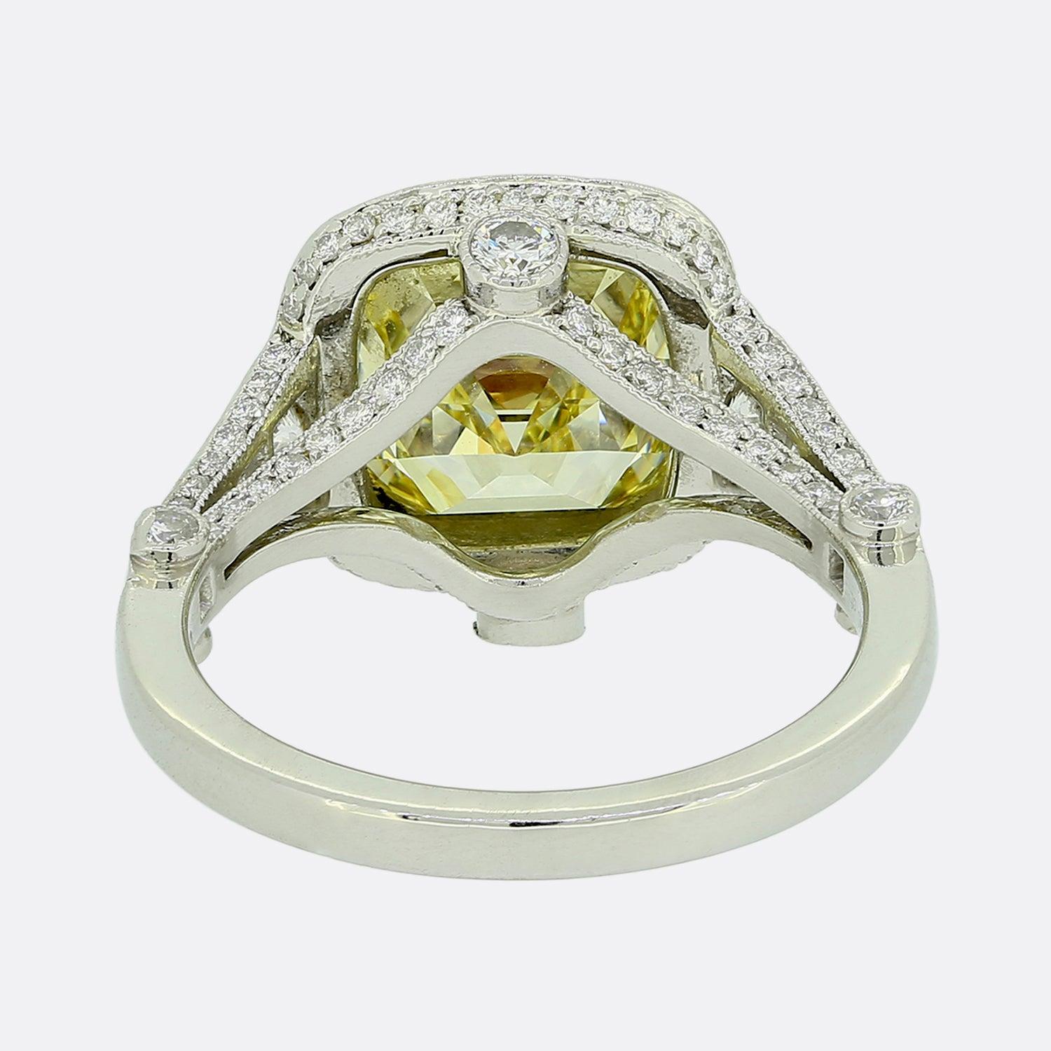 Tiffany & Co. Legacy, bague de fiançailles avec diamant jaune intense fantaisie de 4.0 carats Pour femmes en vente