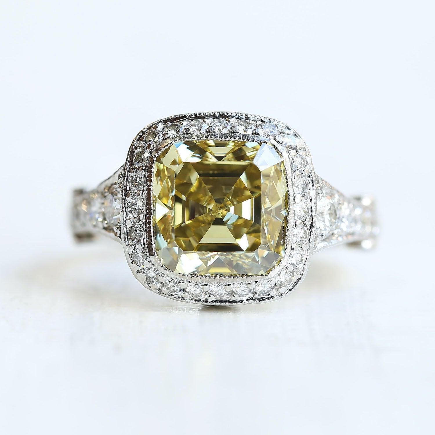 Tiffany & Co. Legacy 4.00 Carat Fancy Intense Yellow Diamond Engagement Ring For Sale 3