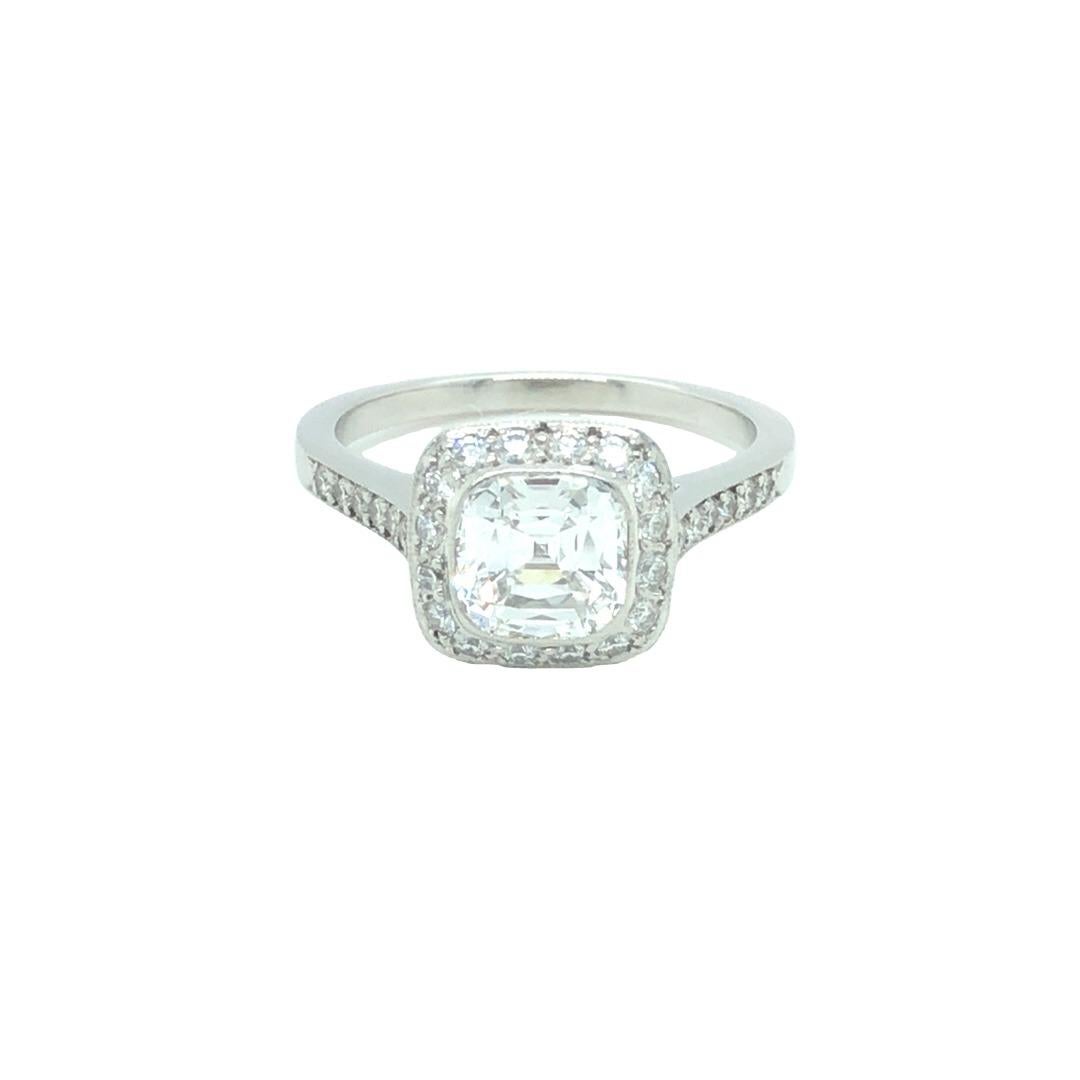 Edwardian Tiffany & Co Legacy Collection 1.54 Ct E VS1 Diamond Engagement Platinum For Sale