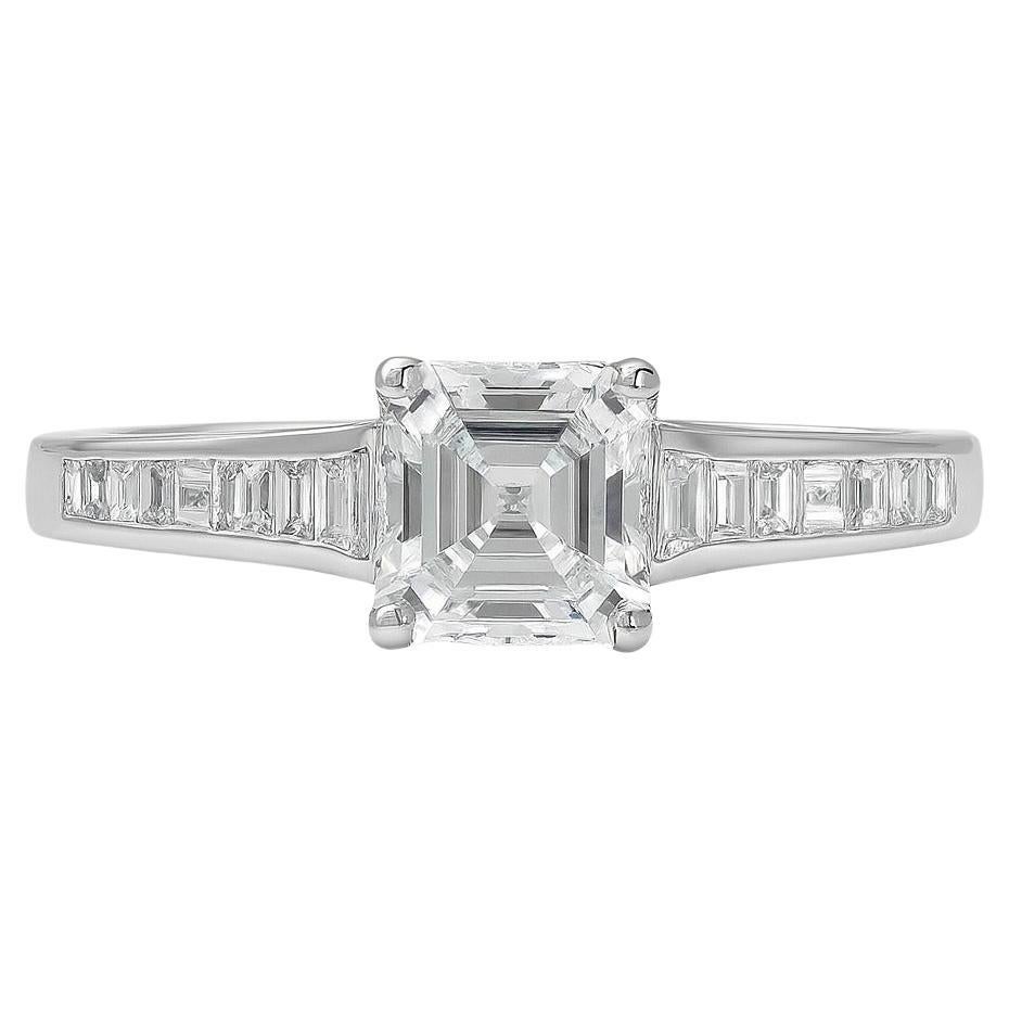 Tiffany & Co. Anillo de compromiso de diamantes talla cojín Legacy Moderno en venta