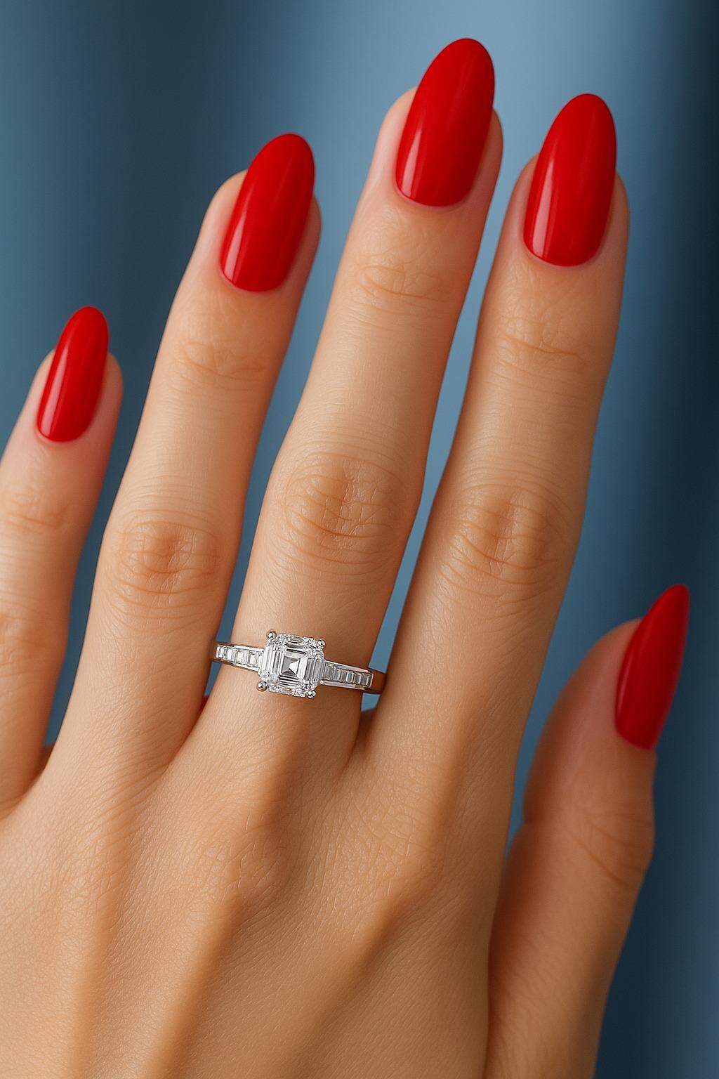 Tiffany & Co. Anillo de compromiso de diamantes talla cojín Legacy Corte cojín en venta