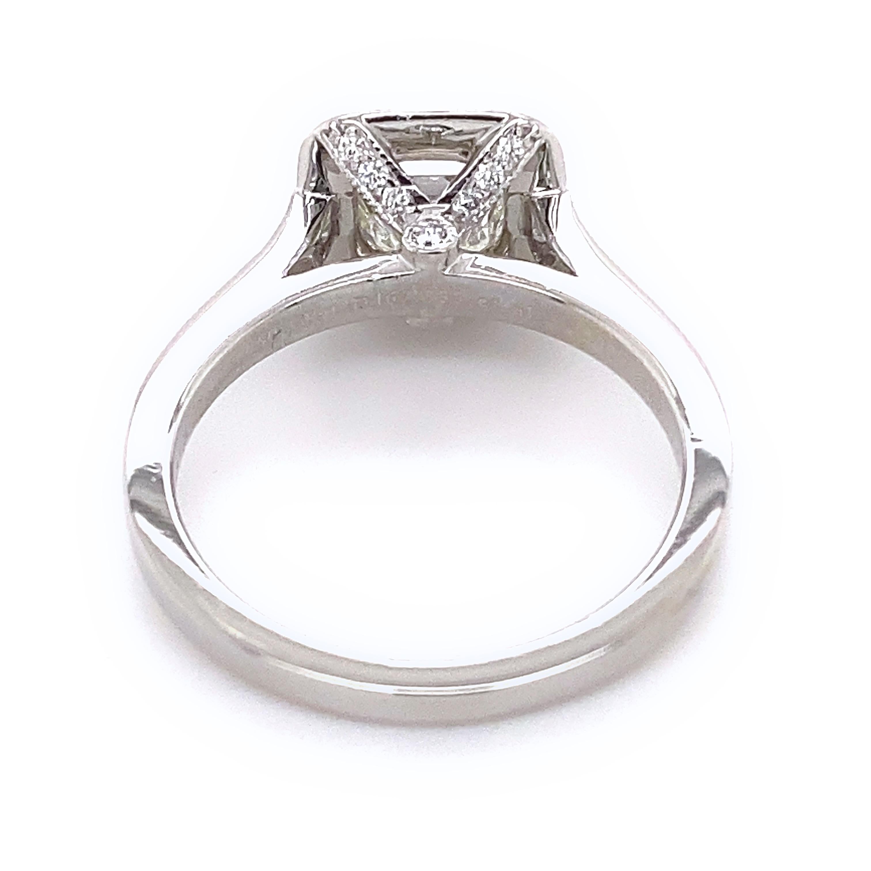 Tiffany & Co. Legacy Bague de fiançailles en platine avec diamant coussin de 1,33 carat et halo de diamants en vente 1