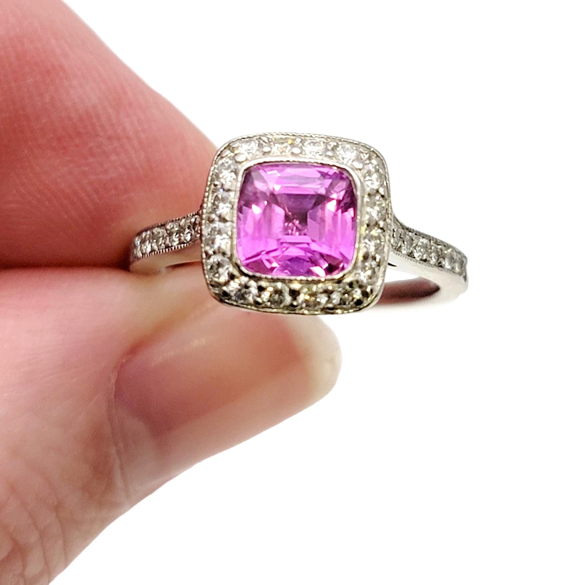 Tiffany & Co. Legacy Bague en platine avec saphir rose et halo de diamants, taille 4,5 en vente 4