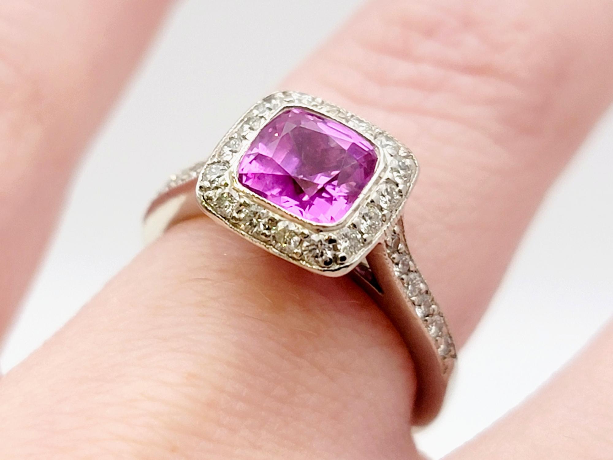 Tiffany & Co. Legacy Bague en platine avec saphir rose et halo de diamants, taille 4,5 en vente 7