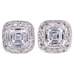 Boucles d'oreilles à clous Tiffany & Co. Legacy en platine, avec diamant taille coussin de 0,76 carat et monture halo
