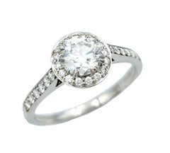 Tiffany & Co. Anello di fidanzamento Legacy con diamante rotondo da 71 carati e aureola in platino