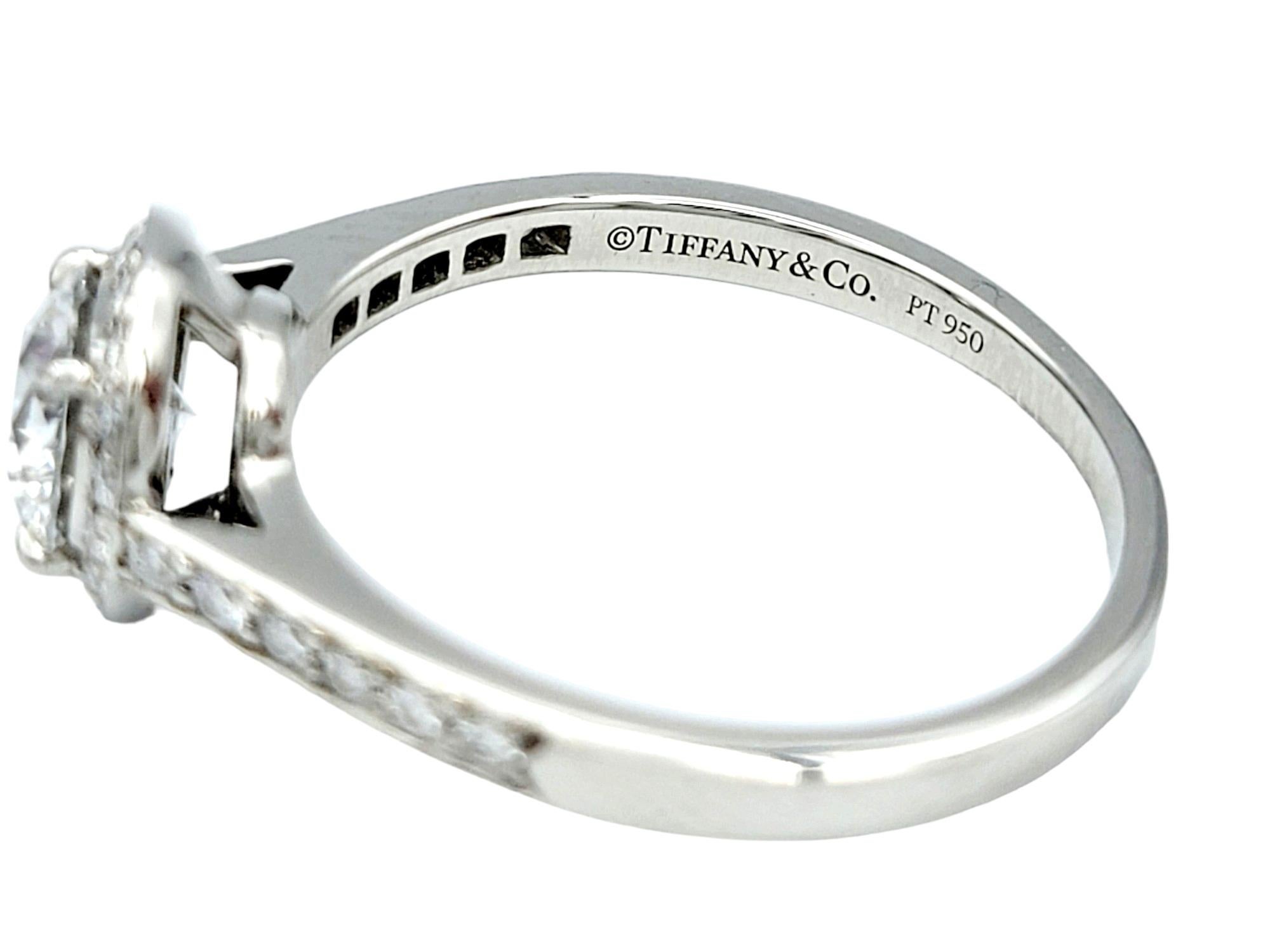 Tiffany & Co. Legacy Verlobungsring aus Platin mit rundem .70 Karat Diamant mit Halo im Angebot 1