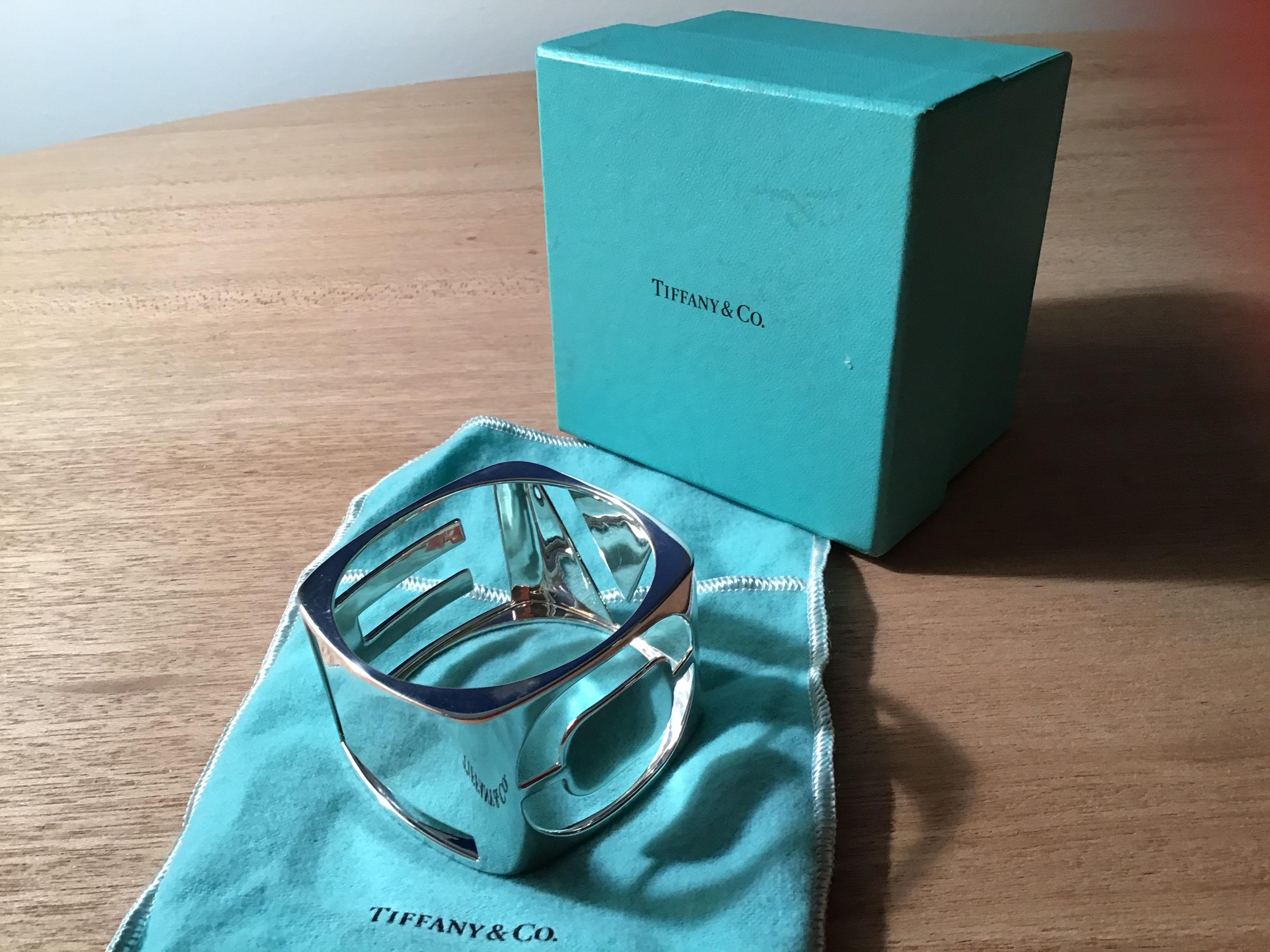 Tiffany & Co Love Era Sterling Silver Bangle Bracelet For Sale 3