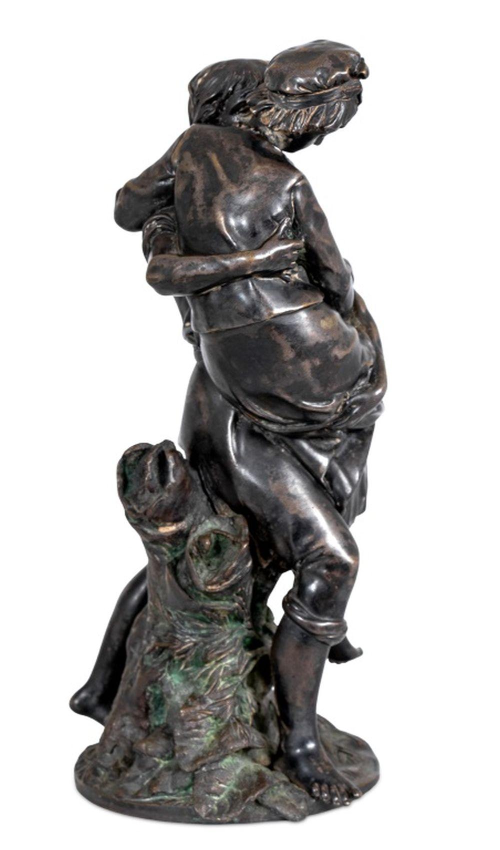 Luca Madrassi (italiano, 1848-1919) Jeune Couple, scultura in bronzo patinato, fine del XIX secolo, venduta da Tiffany & Company, raffigurante amanti abbracciati su una base naturalistica, timbro 