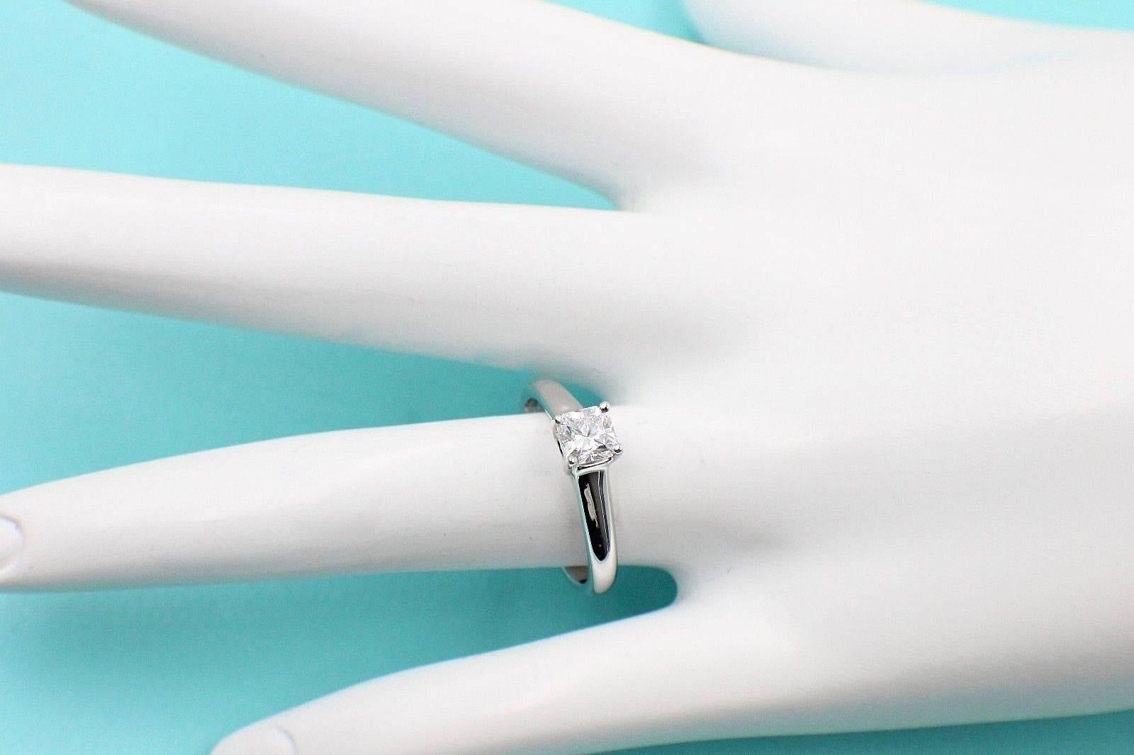 Tiffany & Co. Bague de fiançailles Lucida en platine avec diamants de 0,46 carat E VVS1, boîte et certificat en vente 5