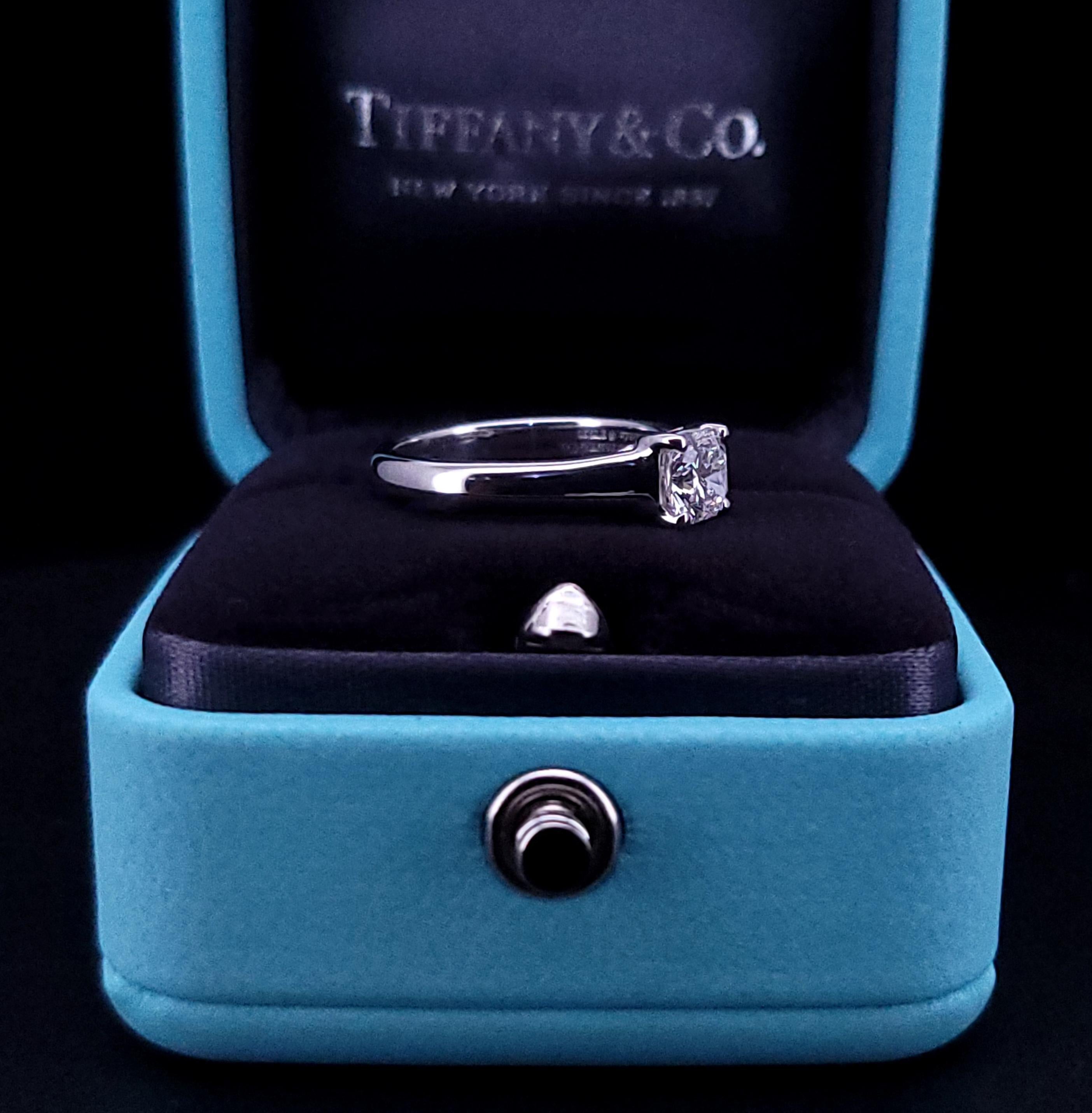 Women's Tiffany & Co. Lucida 950 solid platinum 0.59CTS diamond ring For Sale