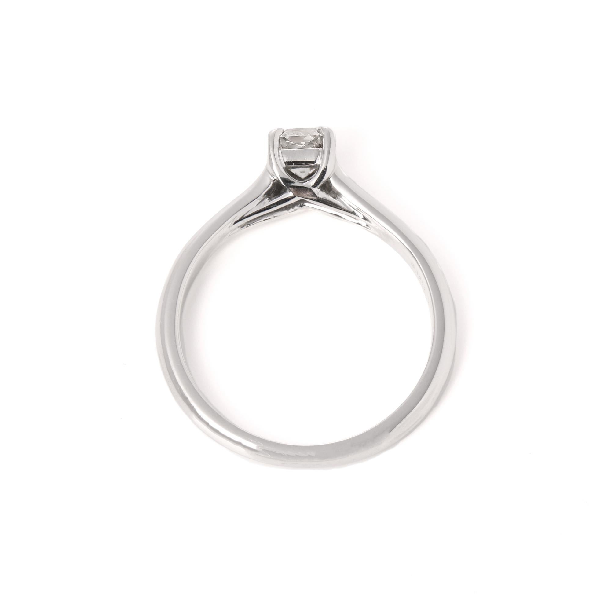 Tiffany & Co. Solitär-Ring mit 0,41 Karat Diamant im Lucida-Schliff für Damen oder Herren im Angebot