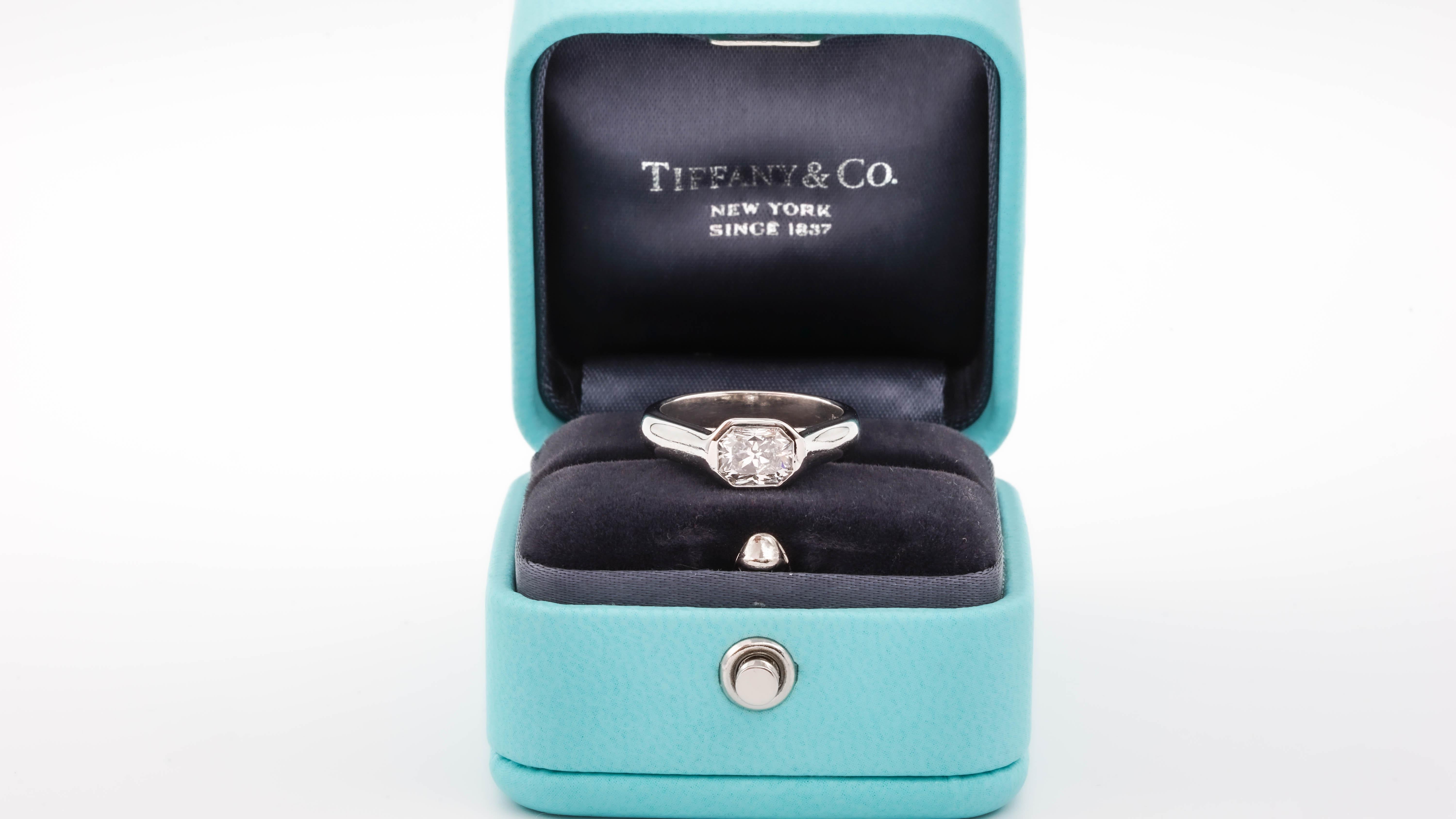 Tiffany & Co. diamond ring finely crafted in platinum with a 1.04 carat, with a high quality E color, VVS2 clarity 