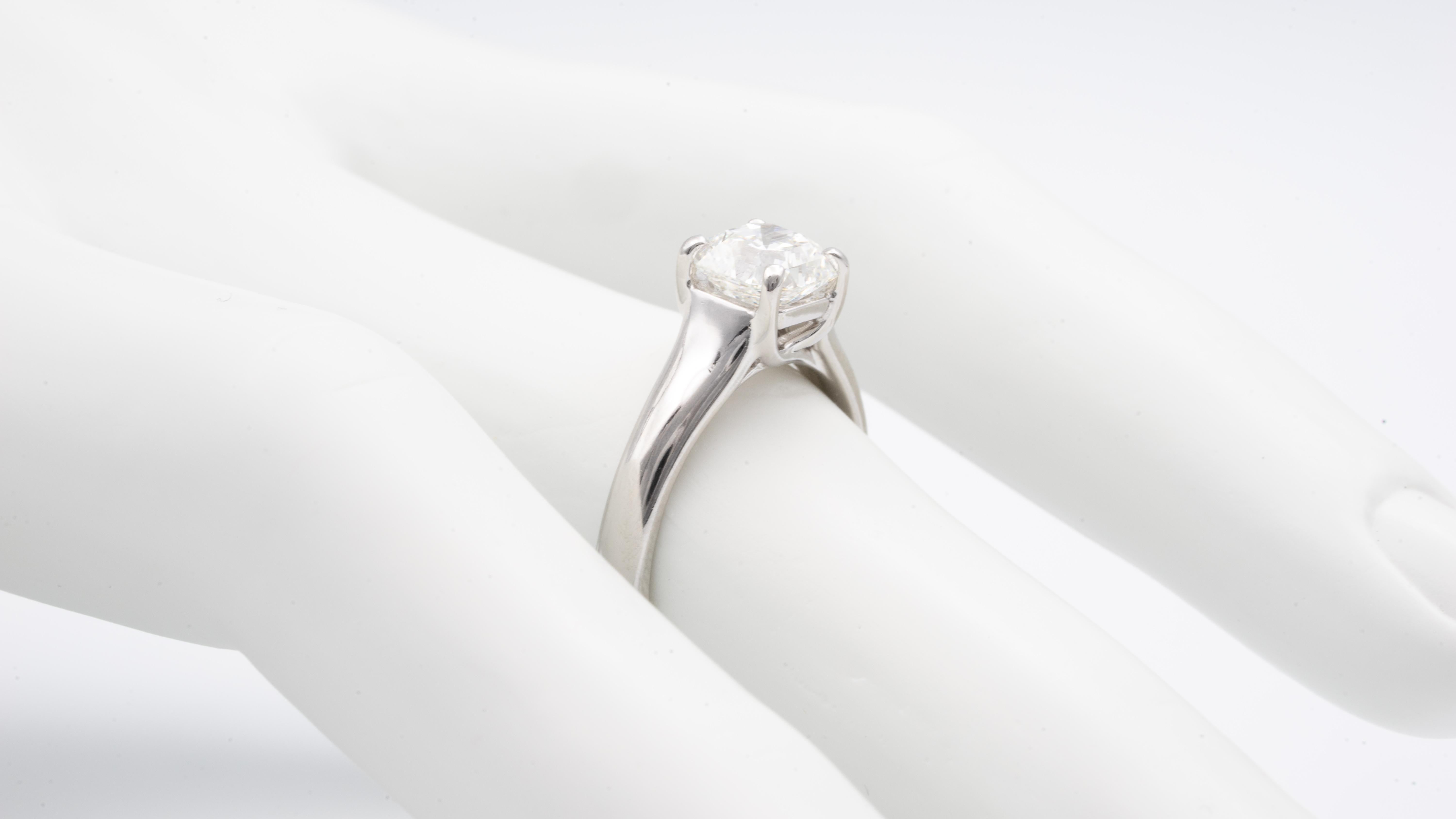 Modern Tiffany & Co. Lucida Cut 1.39 Carat H VVS2 Engagement Ring