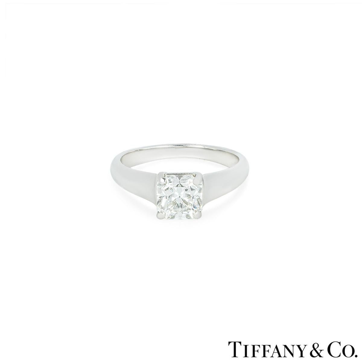 Taille radiant Tiffany & Co. Bague de fiançailles avec diamant taille Lucida 1,52 carat G/VVS1 en vente
