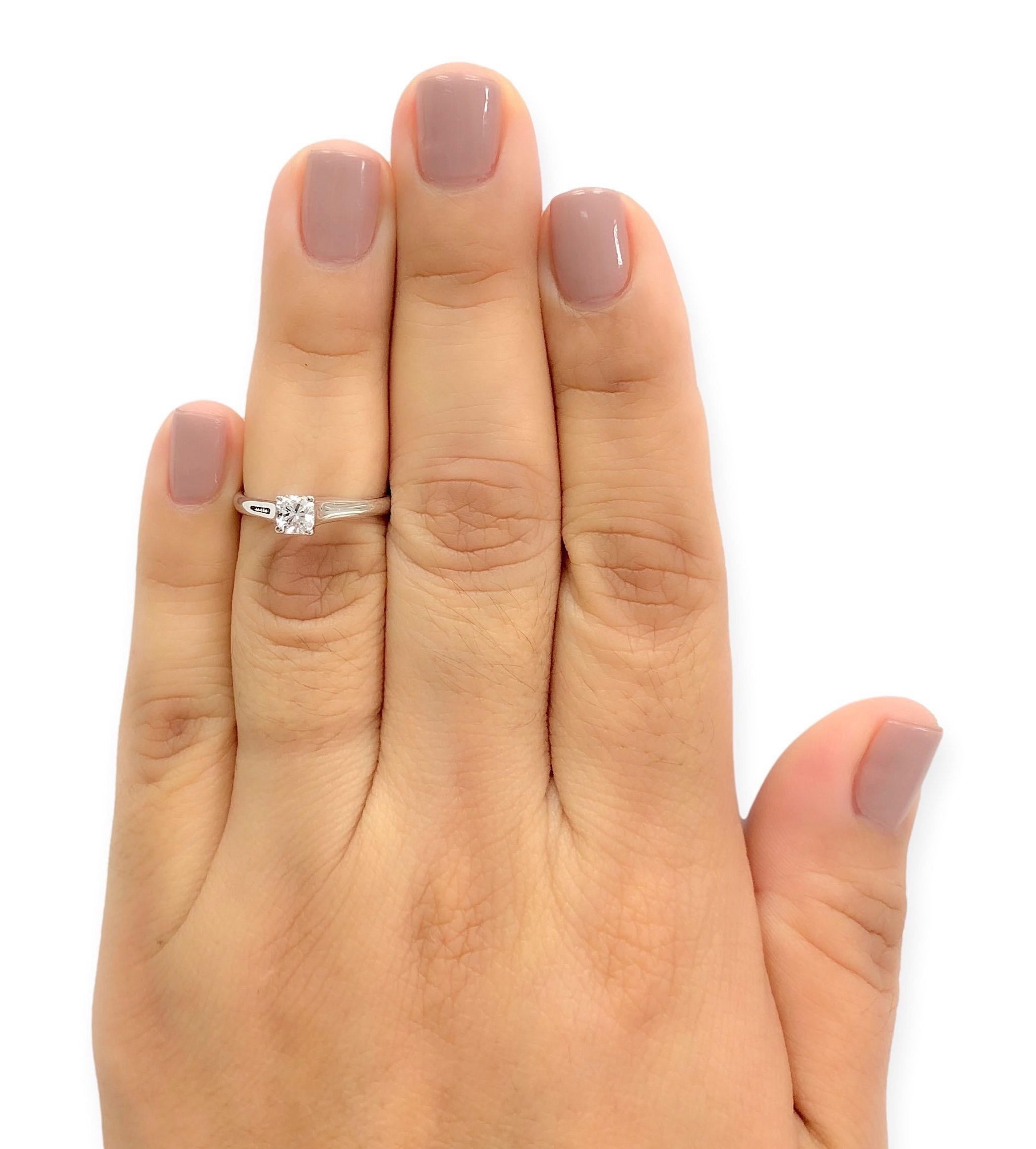 Tiffany & Co. Verlobungsring mit Diamant im Lucida-Schliff .34 Karat E-F VVS Damen im Angebot