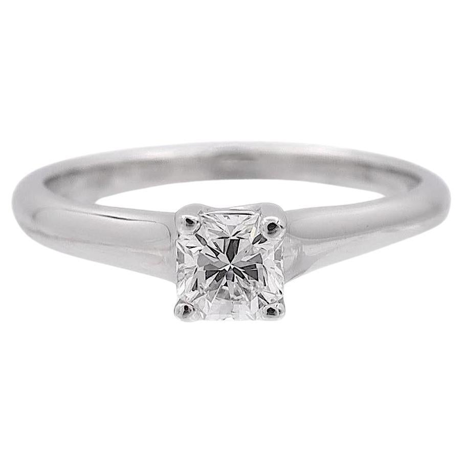 Tiffany & Co. Verlobungsring mit Diamant im Lucida-Schliff .34 Karat E-F VVS