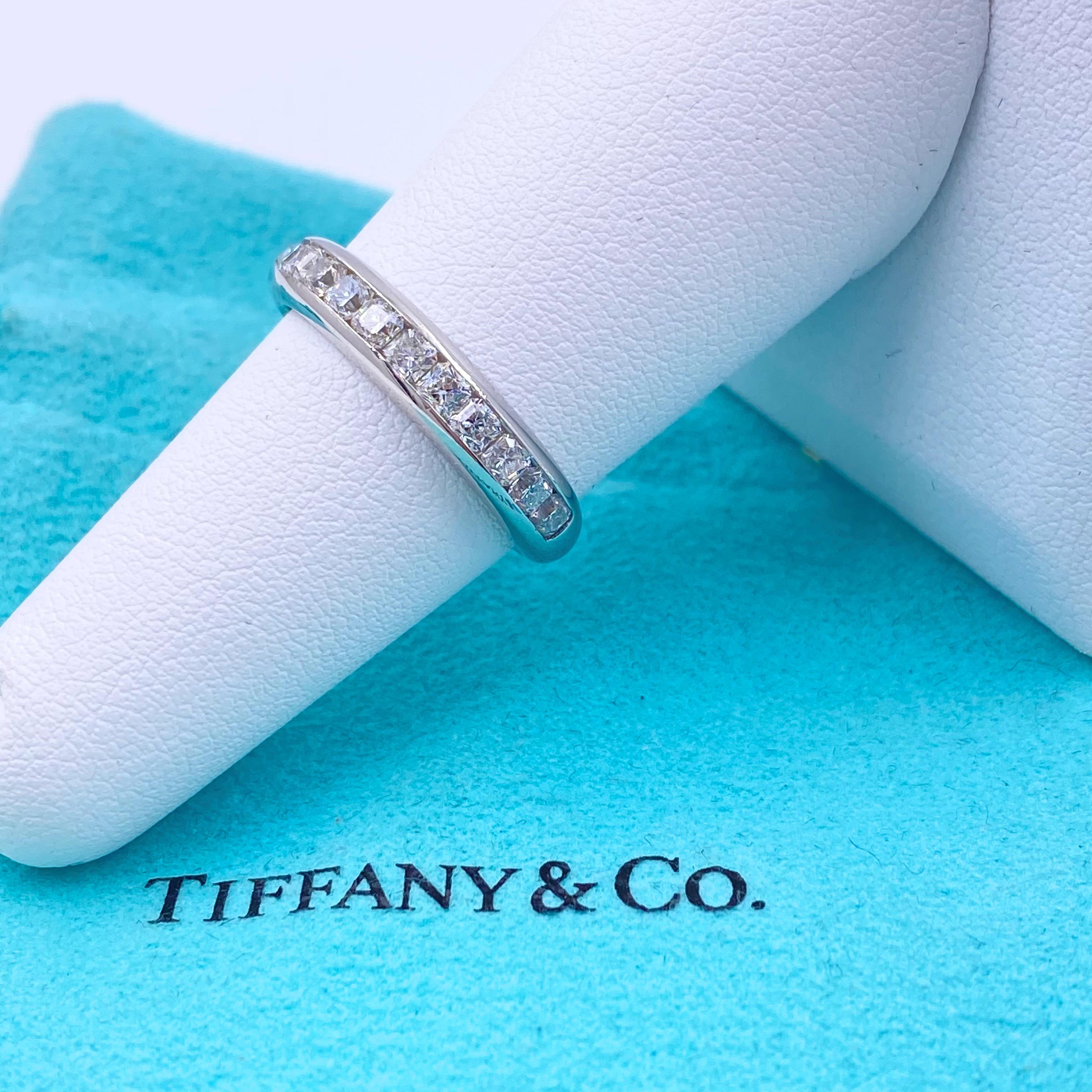 Tiffany & Co. Lucida Diamantband aus Platin mit 0,65 Karat (Radiantschliff)