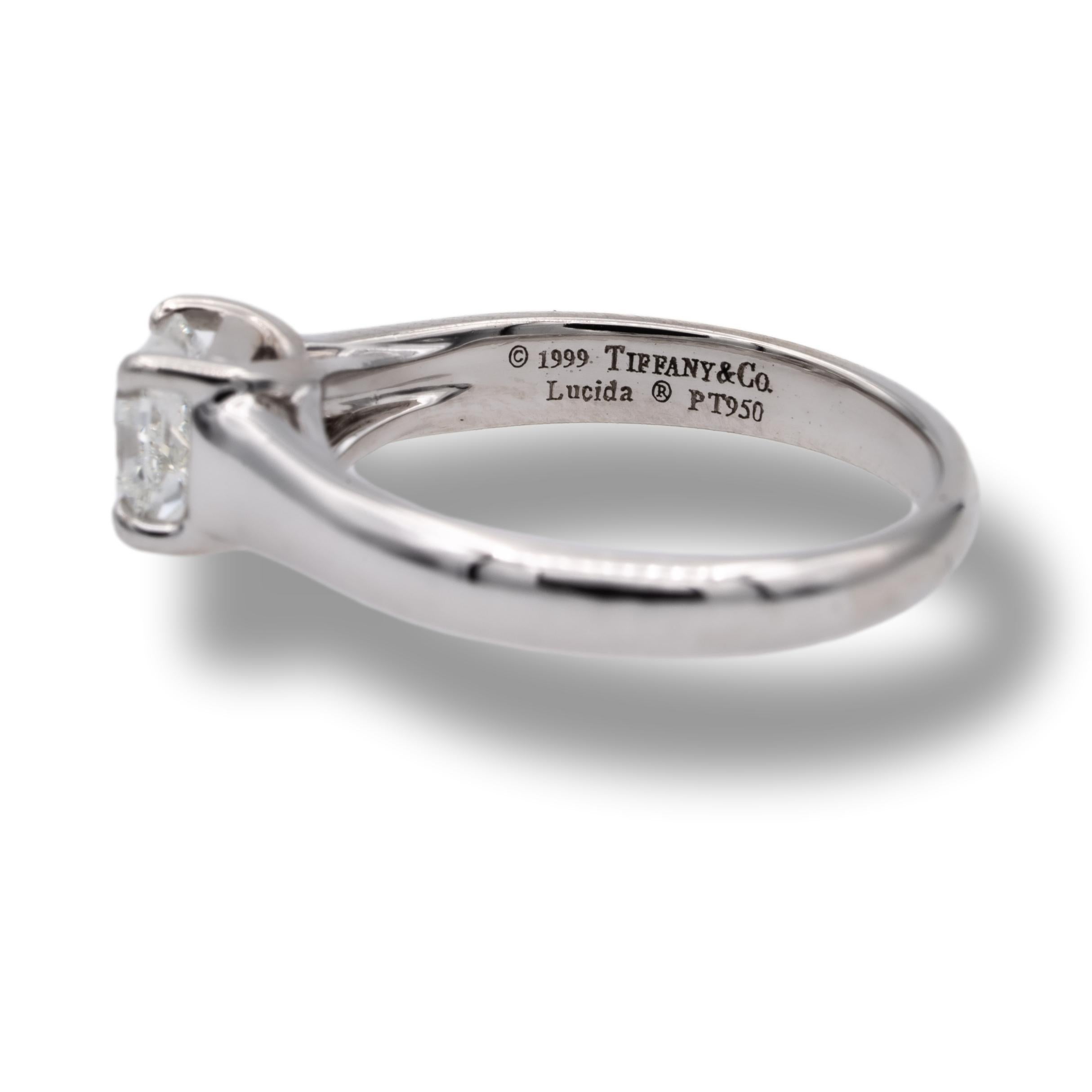Taille carrée Tiffany & Co. Bague de fiançailles Lucida diamant .60ct H VVS2 en platine en vente