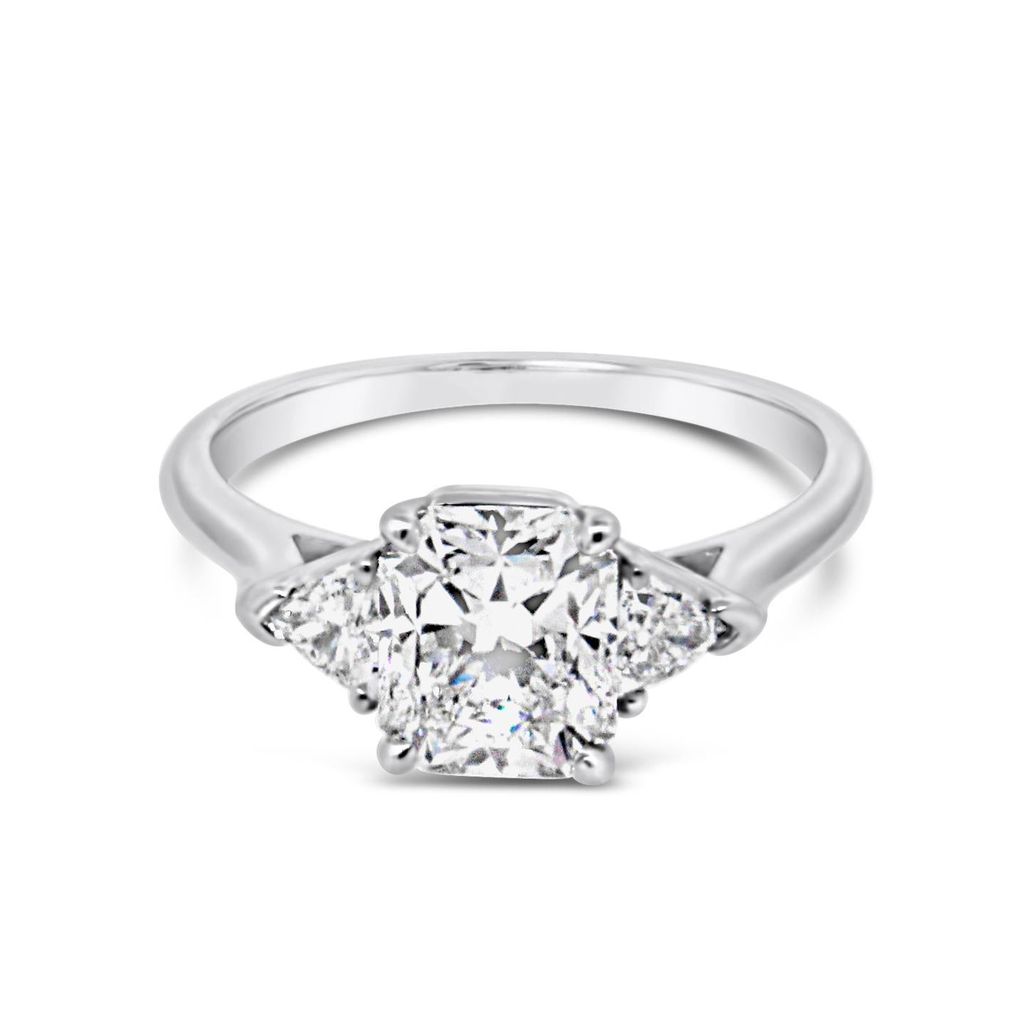 Tiffany & Co. Lucida Diamond Engagement Ring In Excellent Condition For Sale In New York, NY