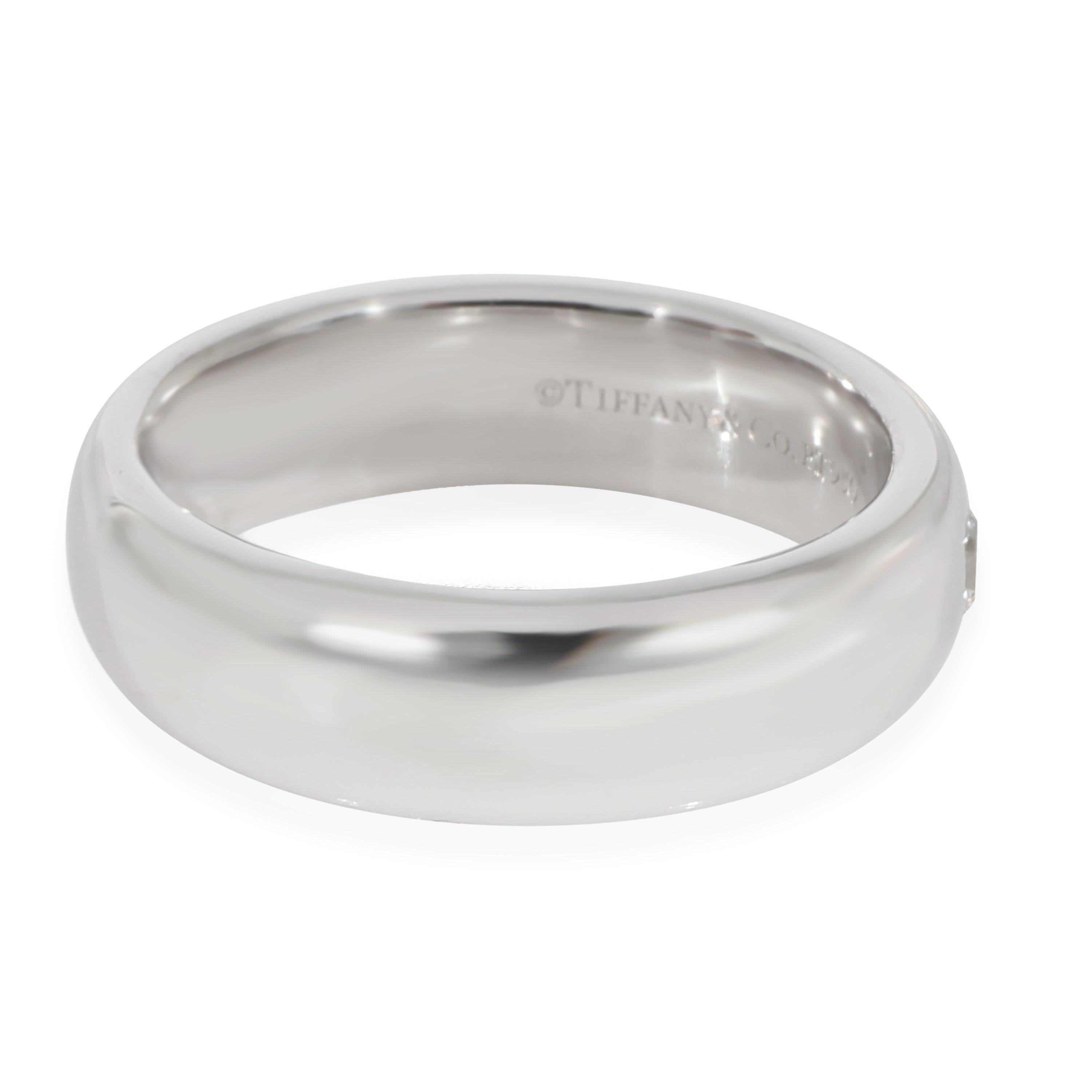 Tiffany & Co. Lucida Diamond Wedding Band in Platinum 0.11 CTW In Excellent Condition For Sale In New York, NY