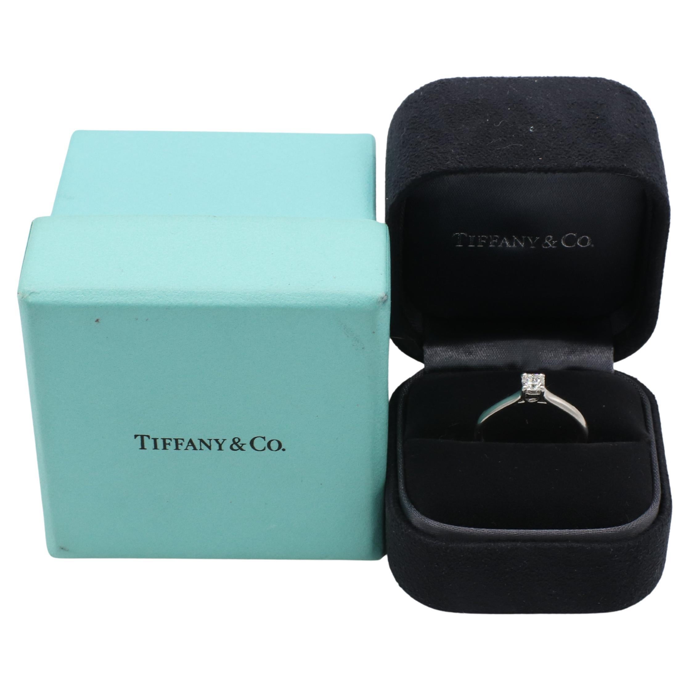 Women's Tiffany & Co. Lucida Platinum 0.32ct Natural Diamond Solitaire Engagement Ring For Sale