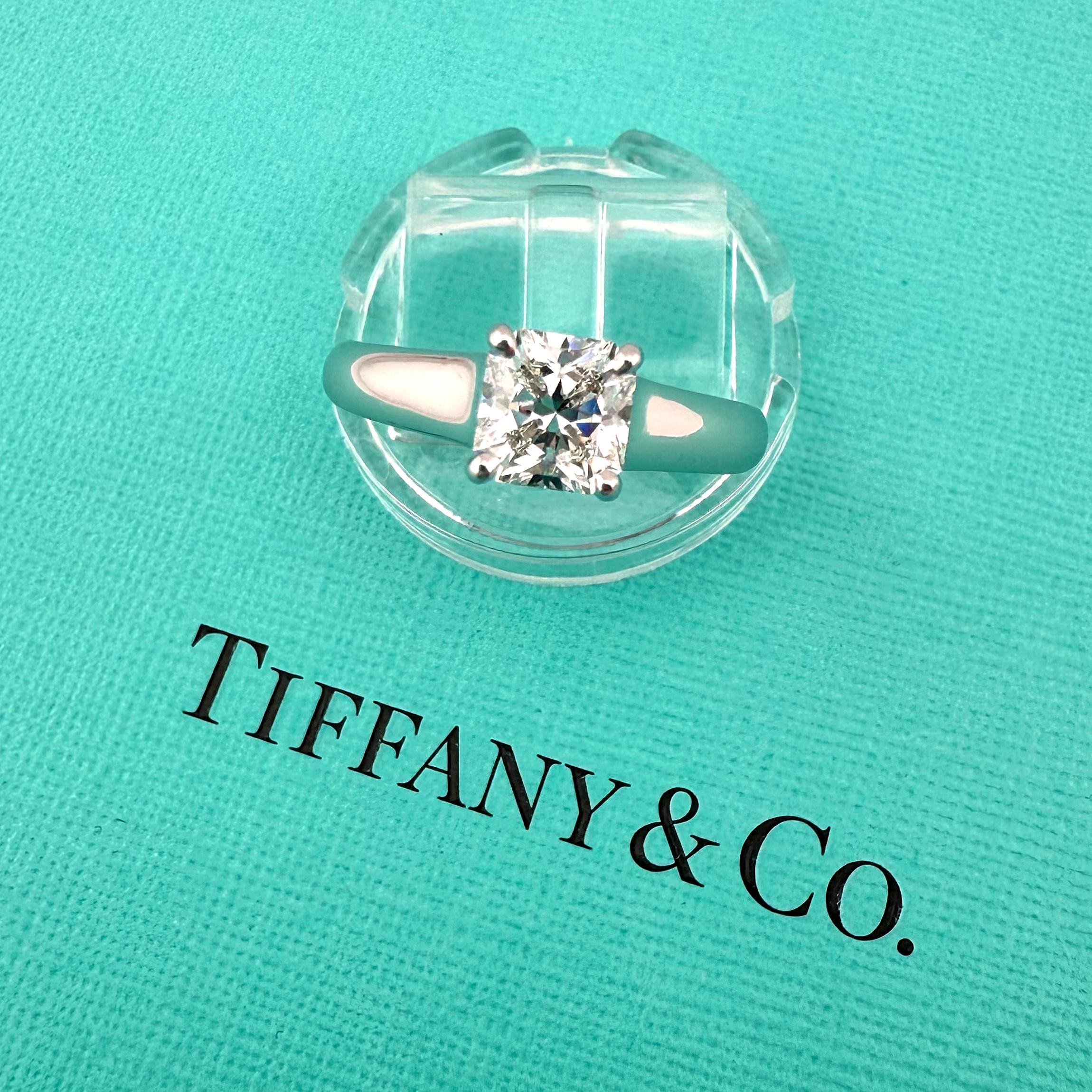 Tiffany & Co Lucida Platinum Diamond Engagement Ring 1.04 CTS H VVS2 In Excellent Condition For Sale In San Diego, CA