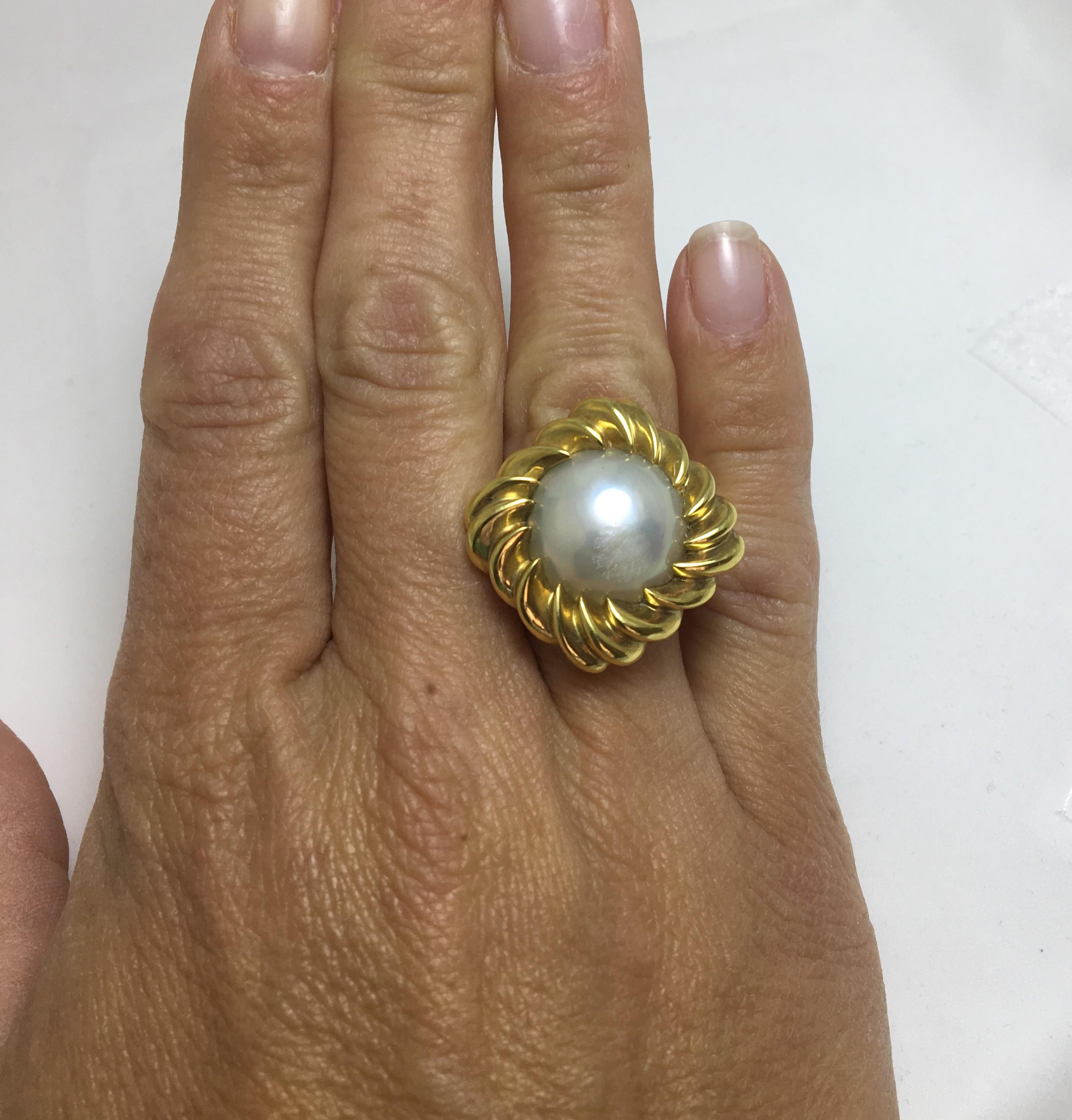 Tiffany & Co. Mabe Pearl 18KY Cocktail Ring In Good Condition In Cincinnati, OH