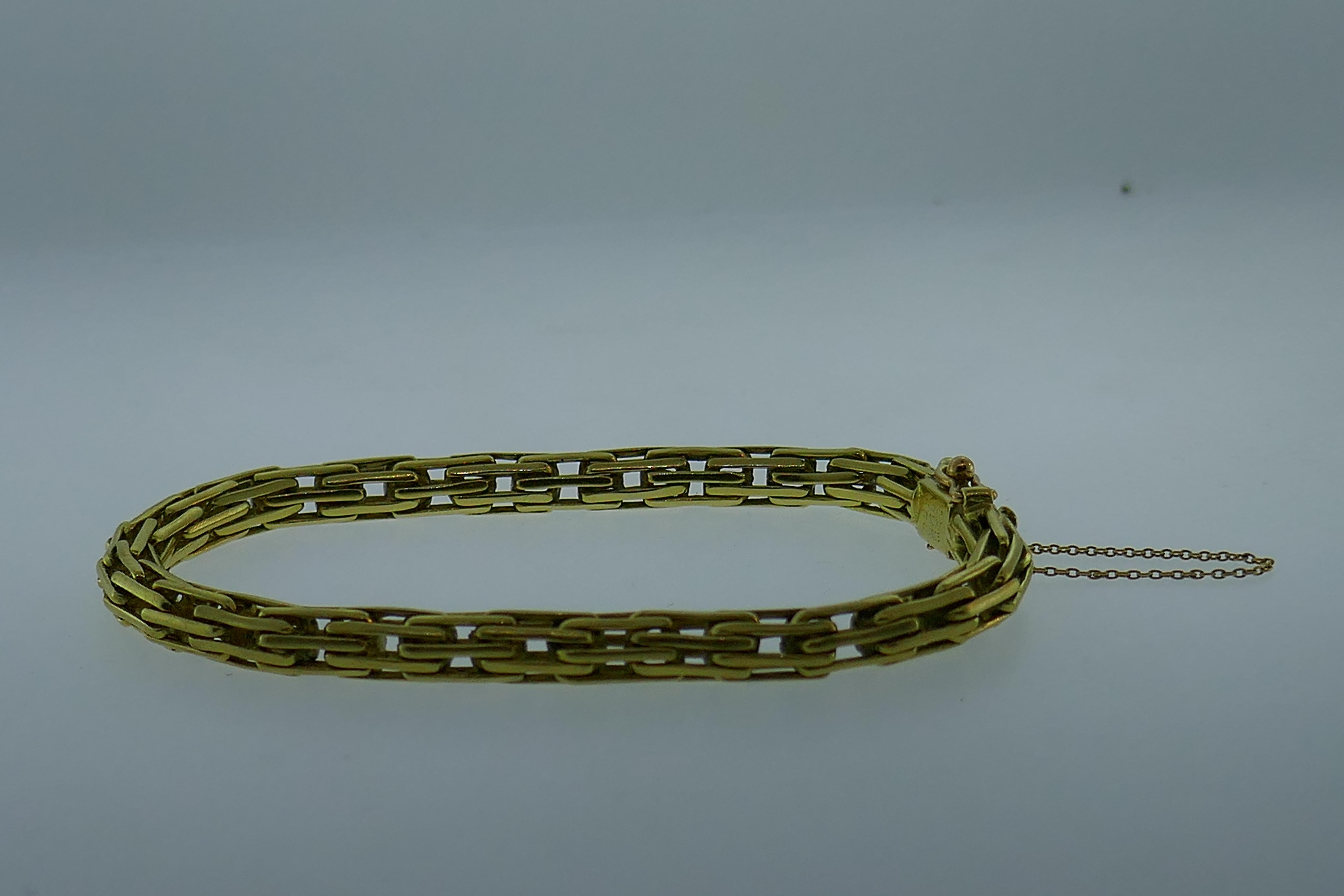 Tiffany & Co. Made in France 18k Yellow Gold Link Bracelet Vintage



Here is your chance to purchase a beautiful and highly collectible designer bracelet.  Truly a great piece at a great price! 



Weight: 34 grams



Condition:
