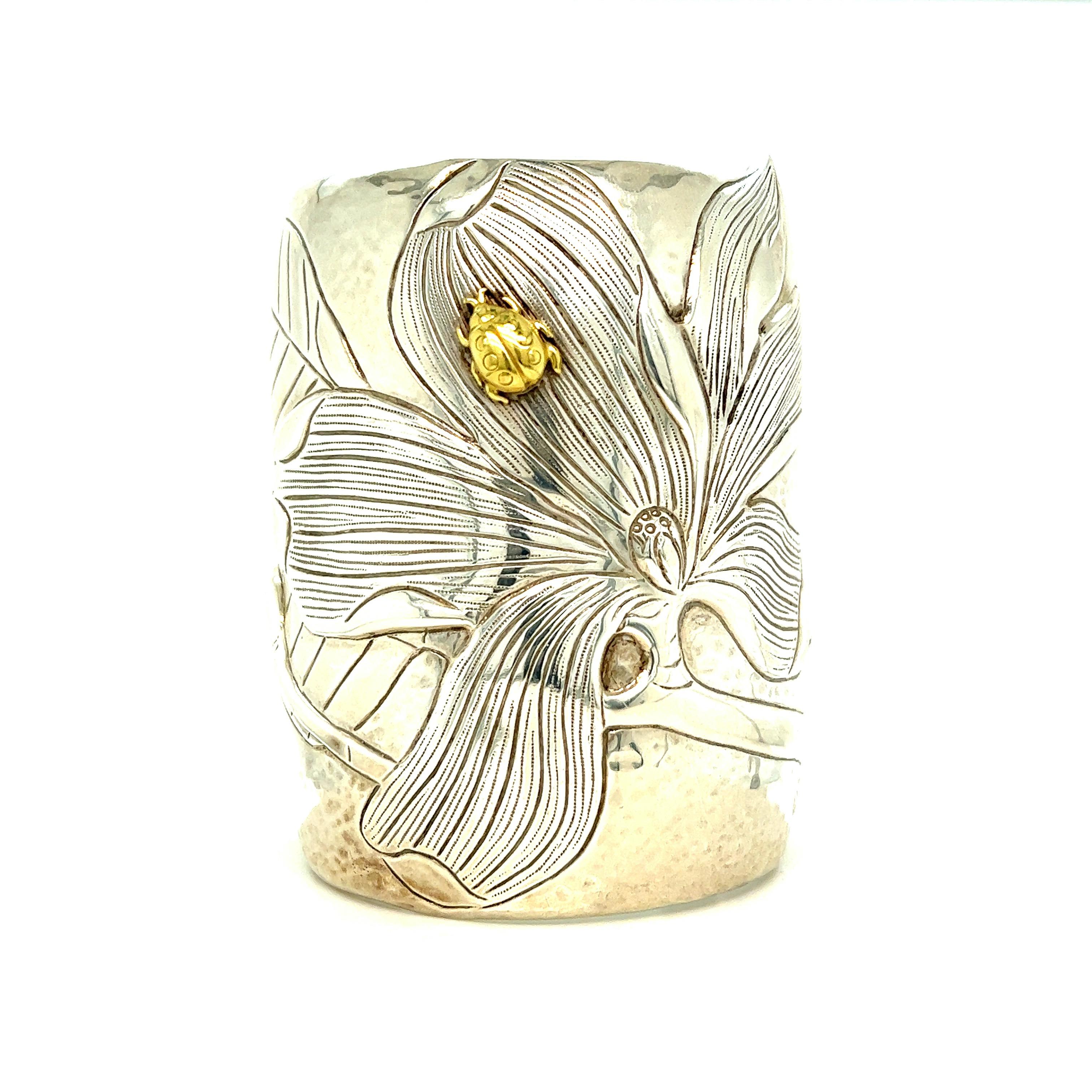 Tiffany & Co. Magnolia & Ladybug Bracelet manchette Excellent état - En vente à New York, NY