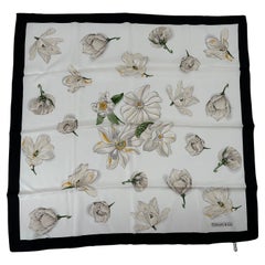 Tiffany & Co. Sciarpa di seta Magnolia Whiting con bordo nero 35" x 35"
