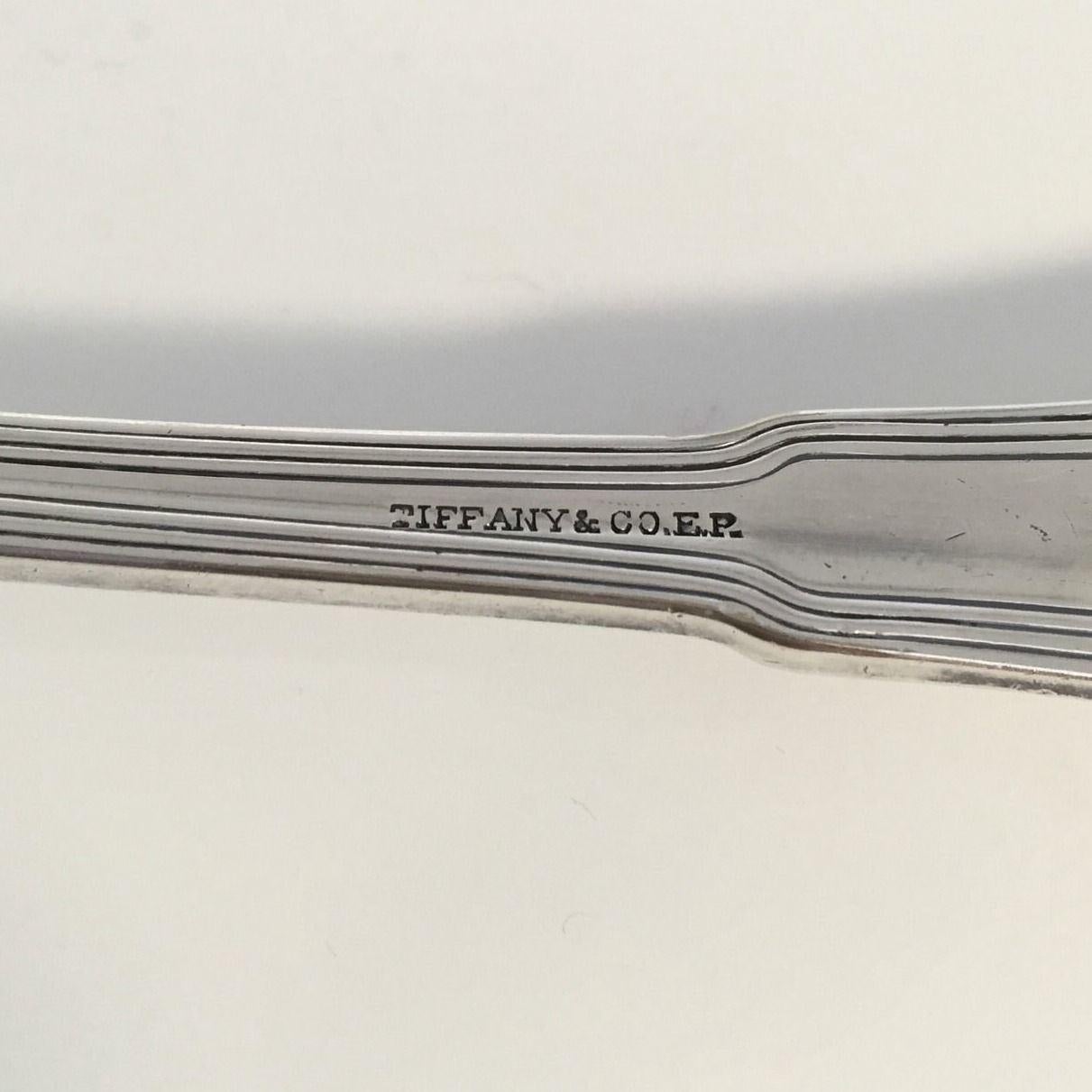 Tiffany & Co. Versilbertes Whittier 1907 Großes flaches Messer mit flachem Griff im Zustand „Gut“ im Angebot in Washington Depot, CT