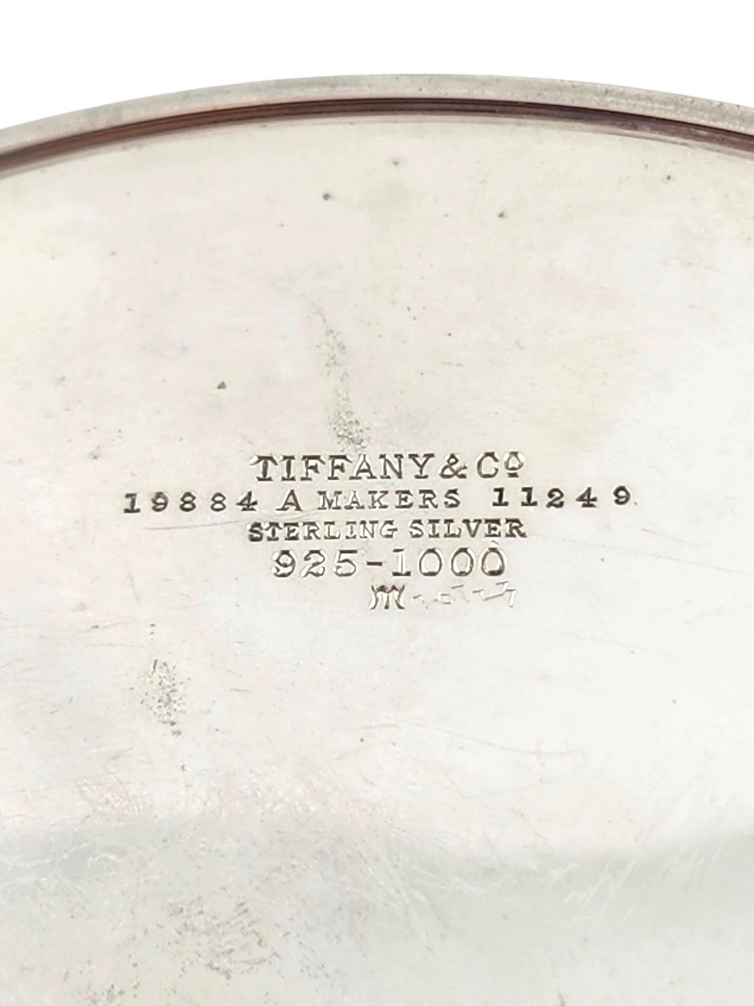 Tiffany & Co Makers Plata de ley 1921-22 Caja redonda floral para tocador #18479 en venta 5